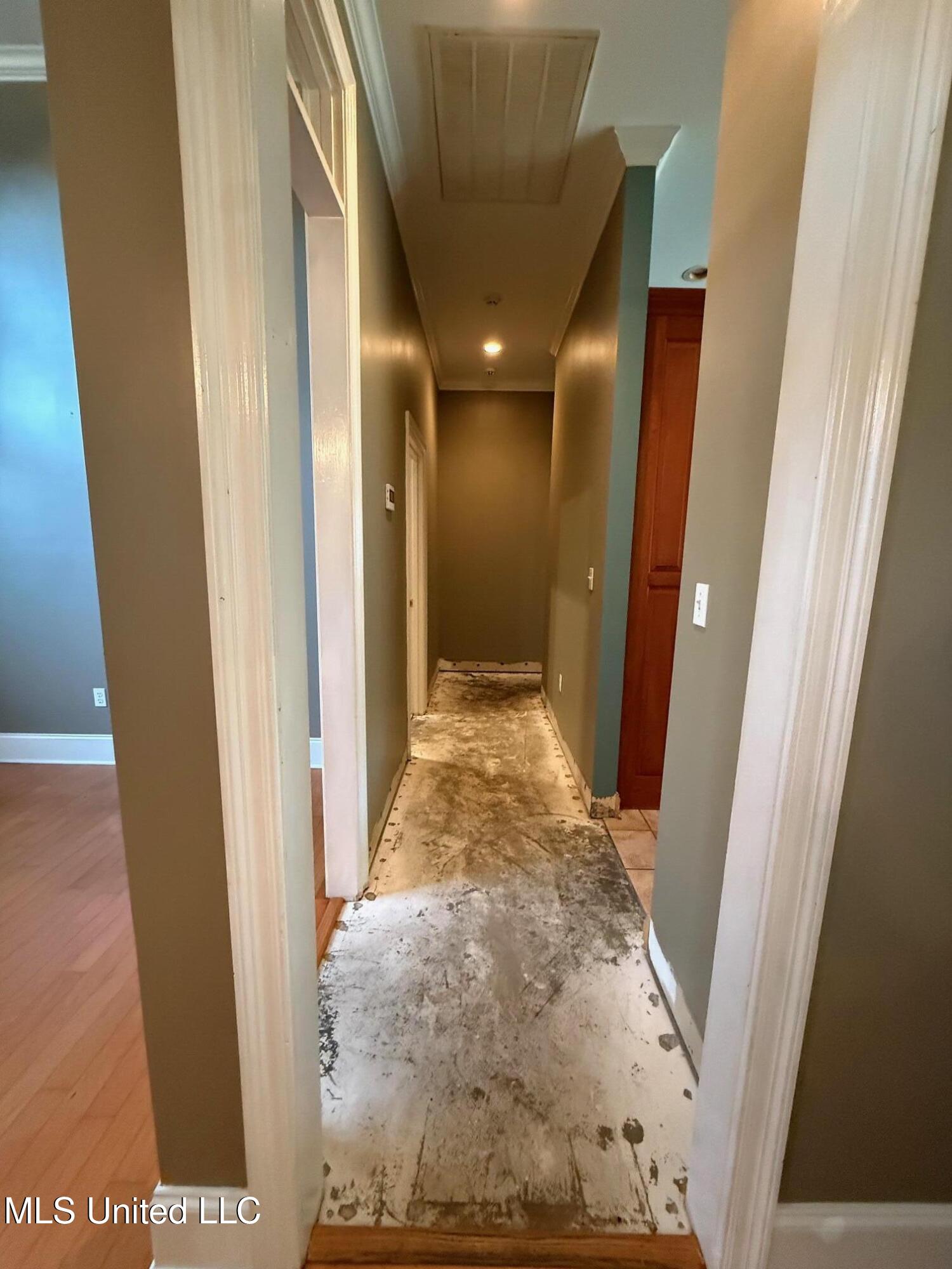 2032 Englewood Drive Property Photo 31