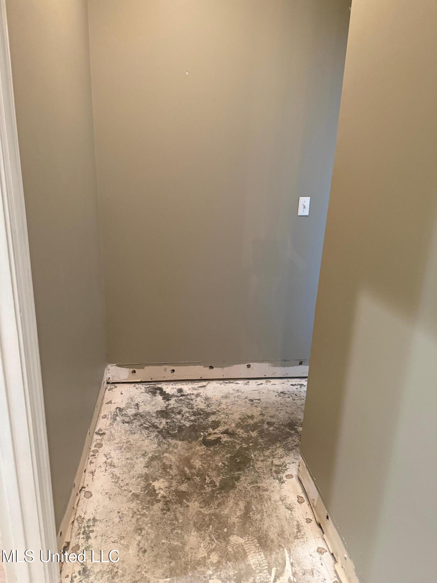 2032 Englewood Drive Property Photo 33