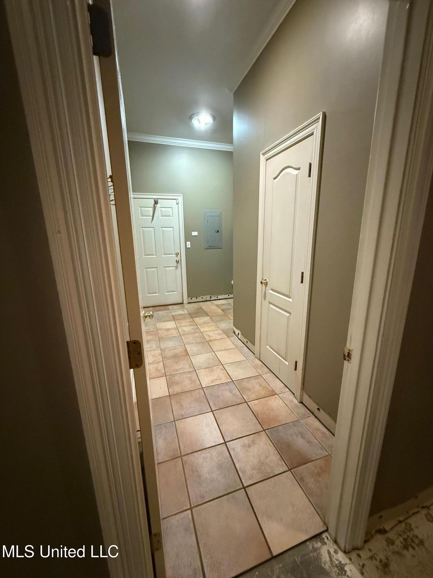 2032 Englewood Drive Property Photo 34