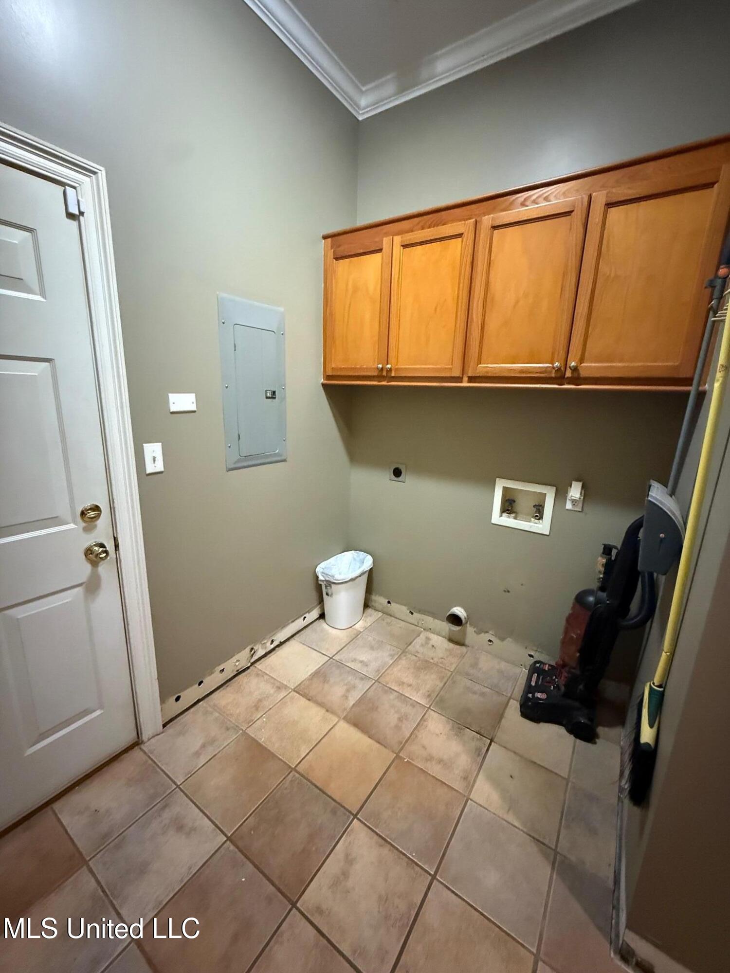 2032 Englewood Drive Property Photo 35