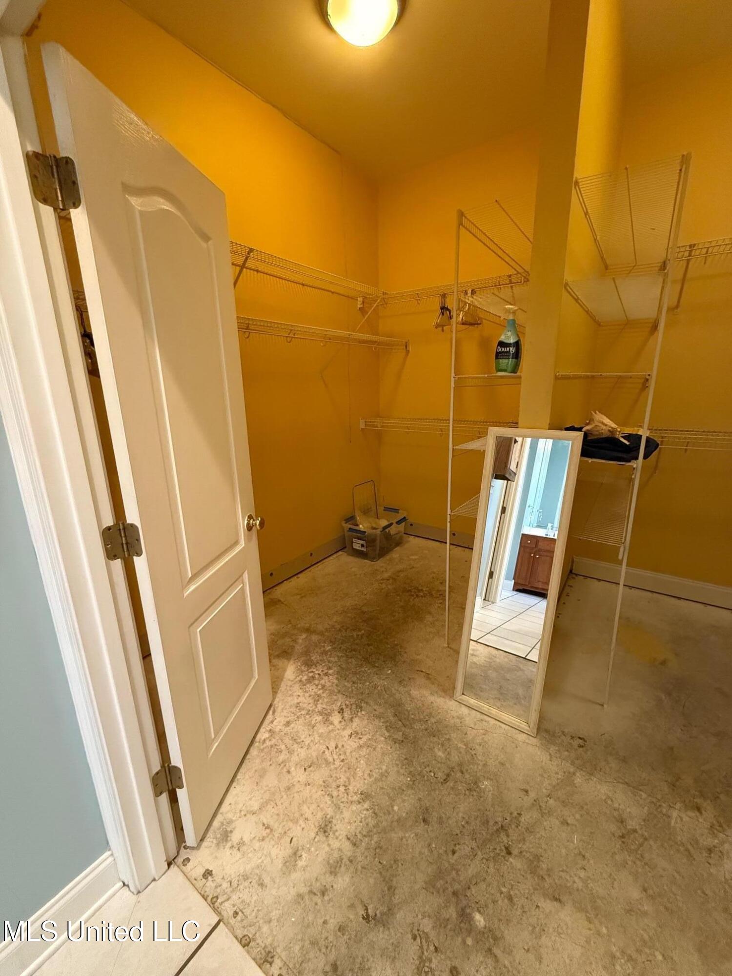 2032 Englewood Drive Property Photo 43