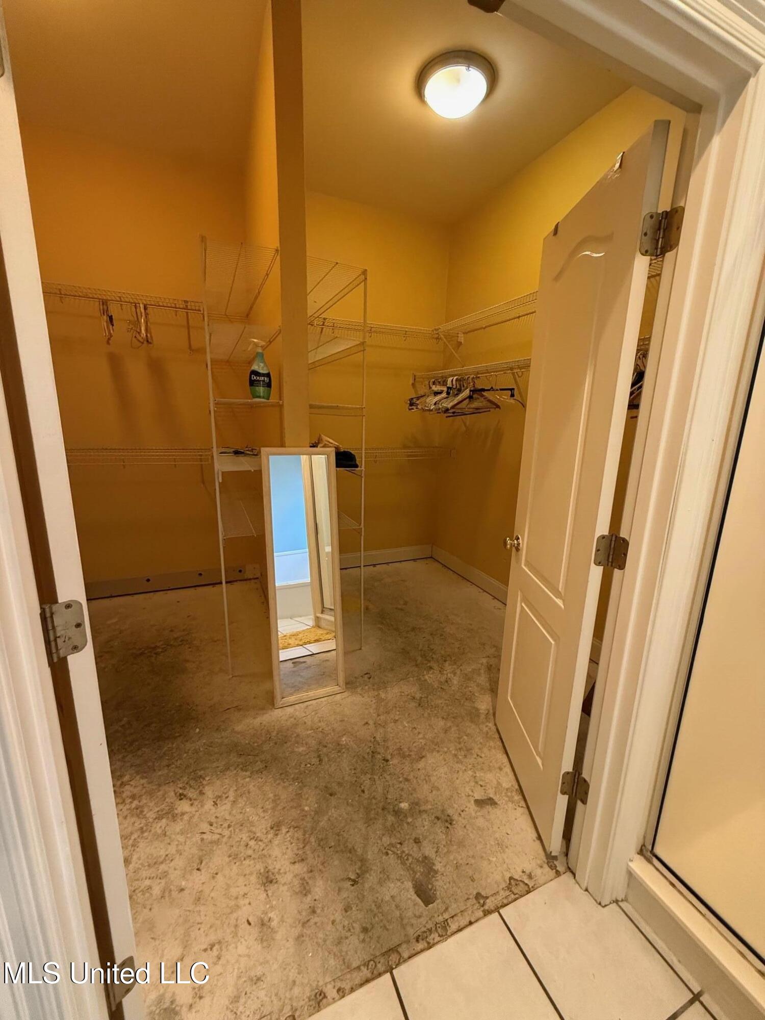 2032 Englewood Drive Property Photo 44