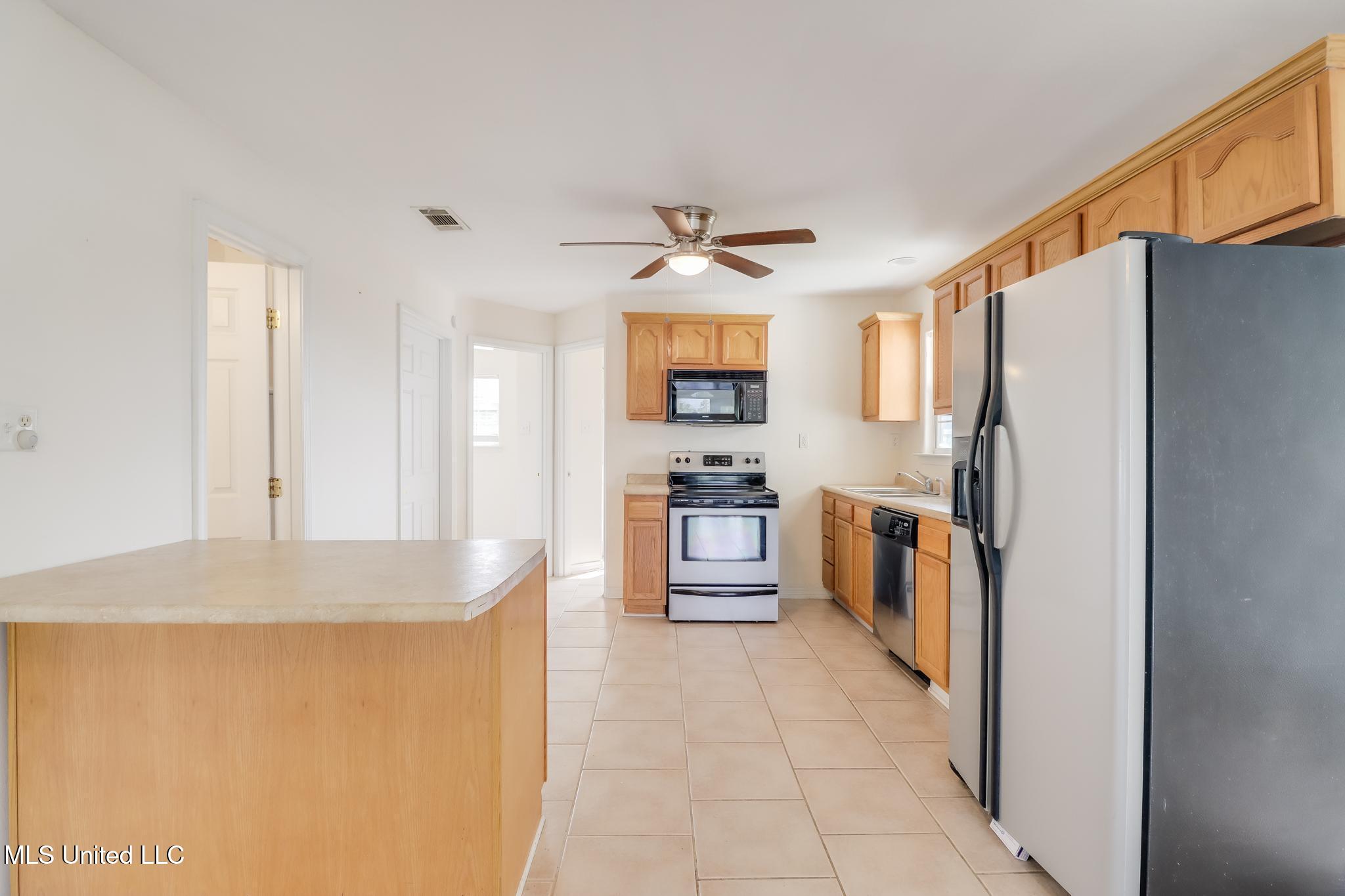 5040 Georgia Street Property Photo 8