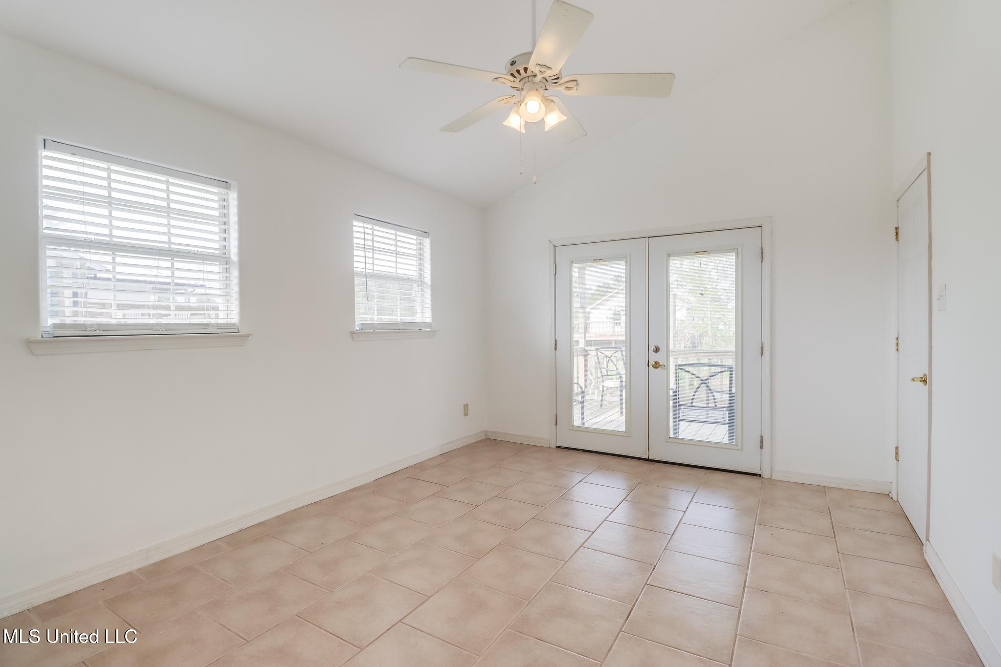 5040 Georgia Street Property Photo 17