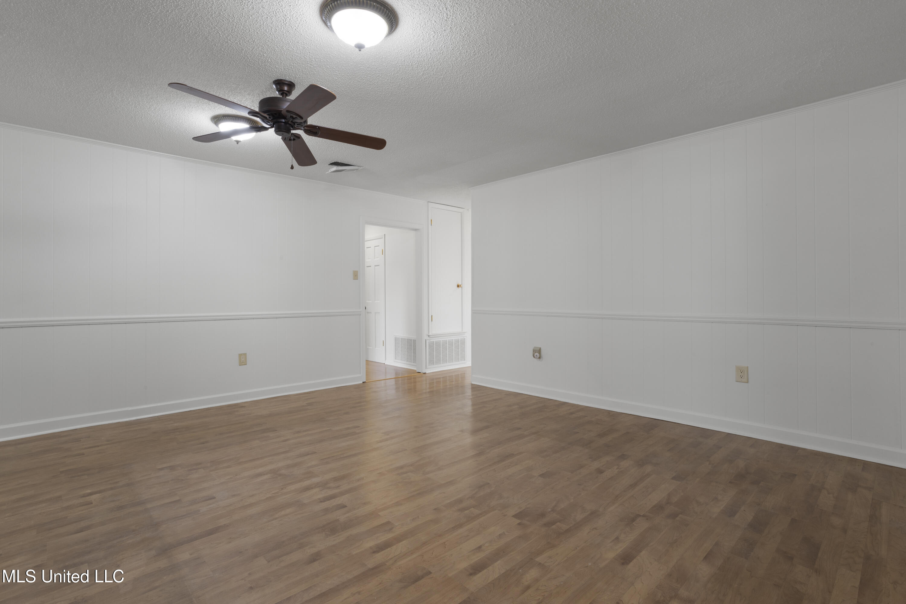 2 Lexington Place Property Photo 8