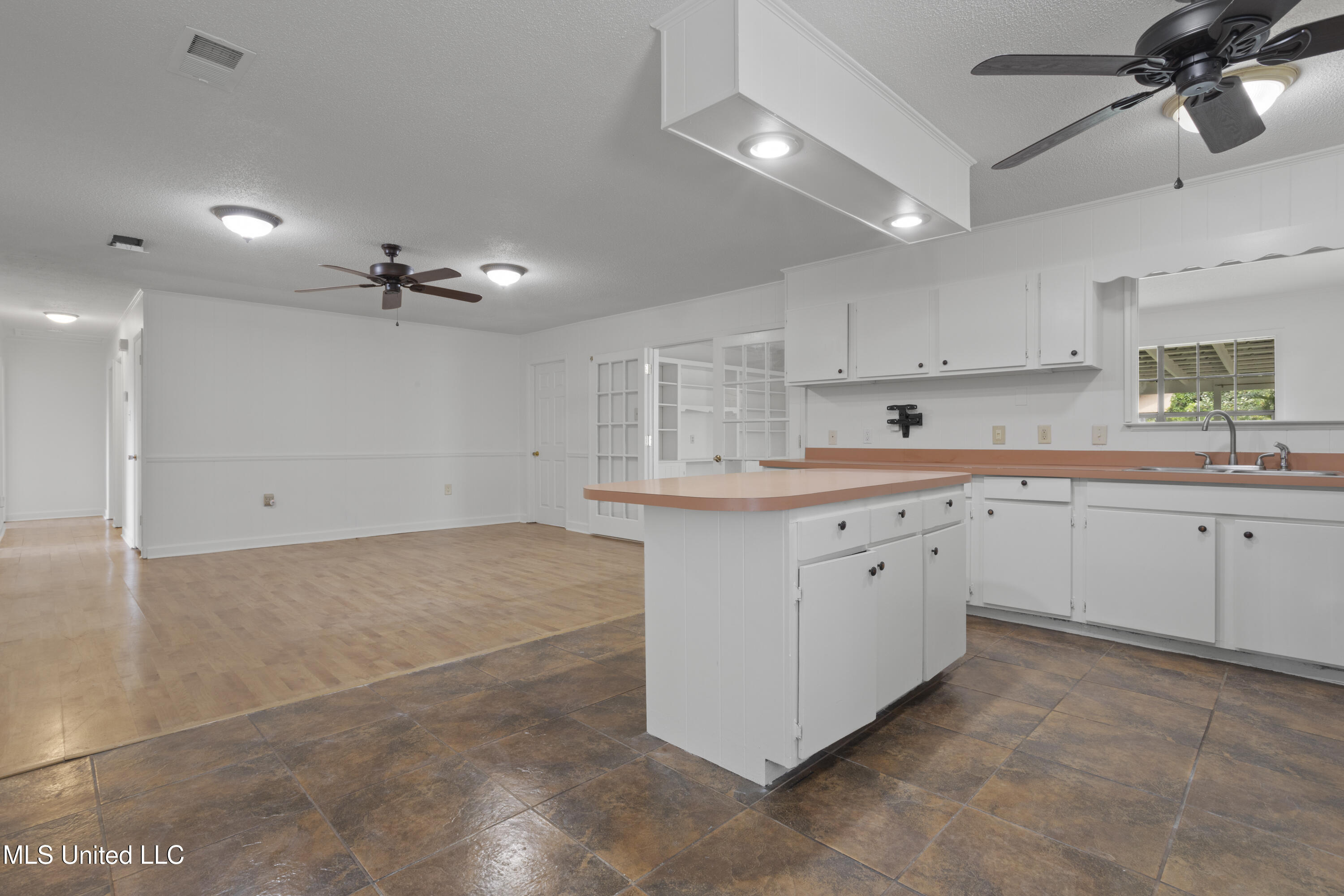 2 Lexington Place Property Photo 13