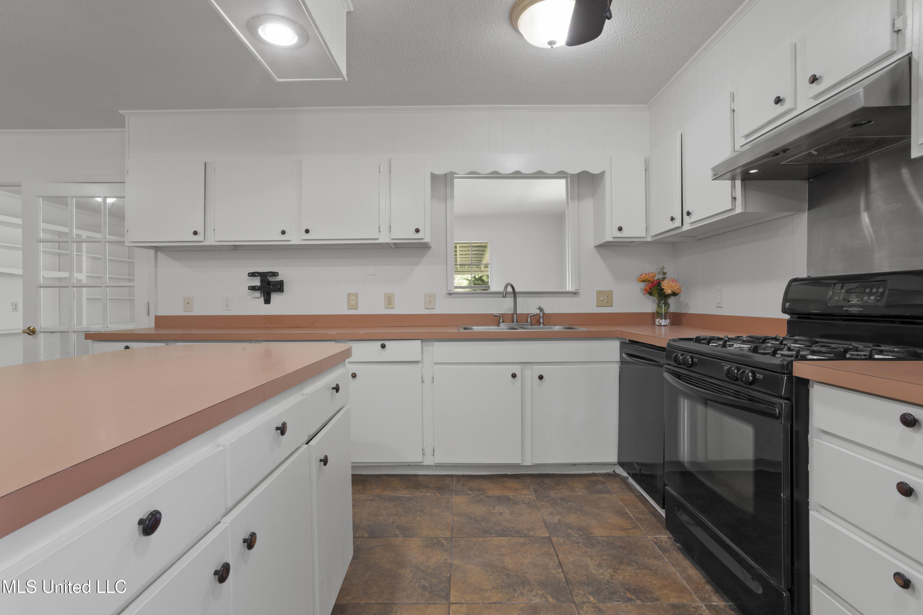 2 Lexington Place Property Photo 14