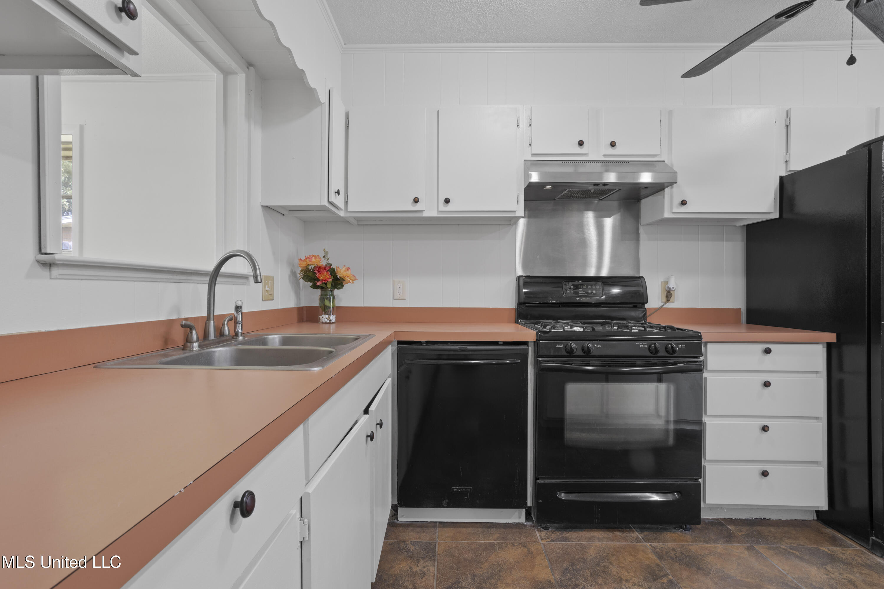 2 Lexington Place Property Photo 16