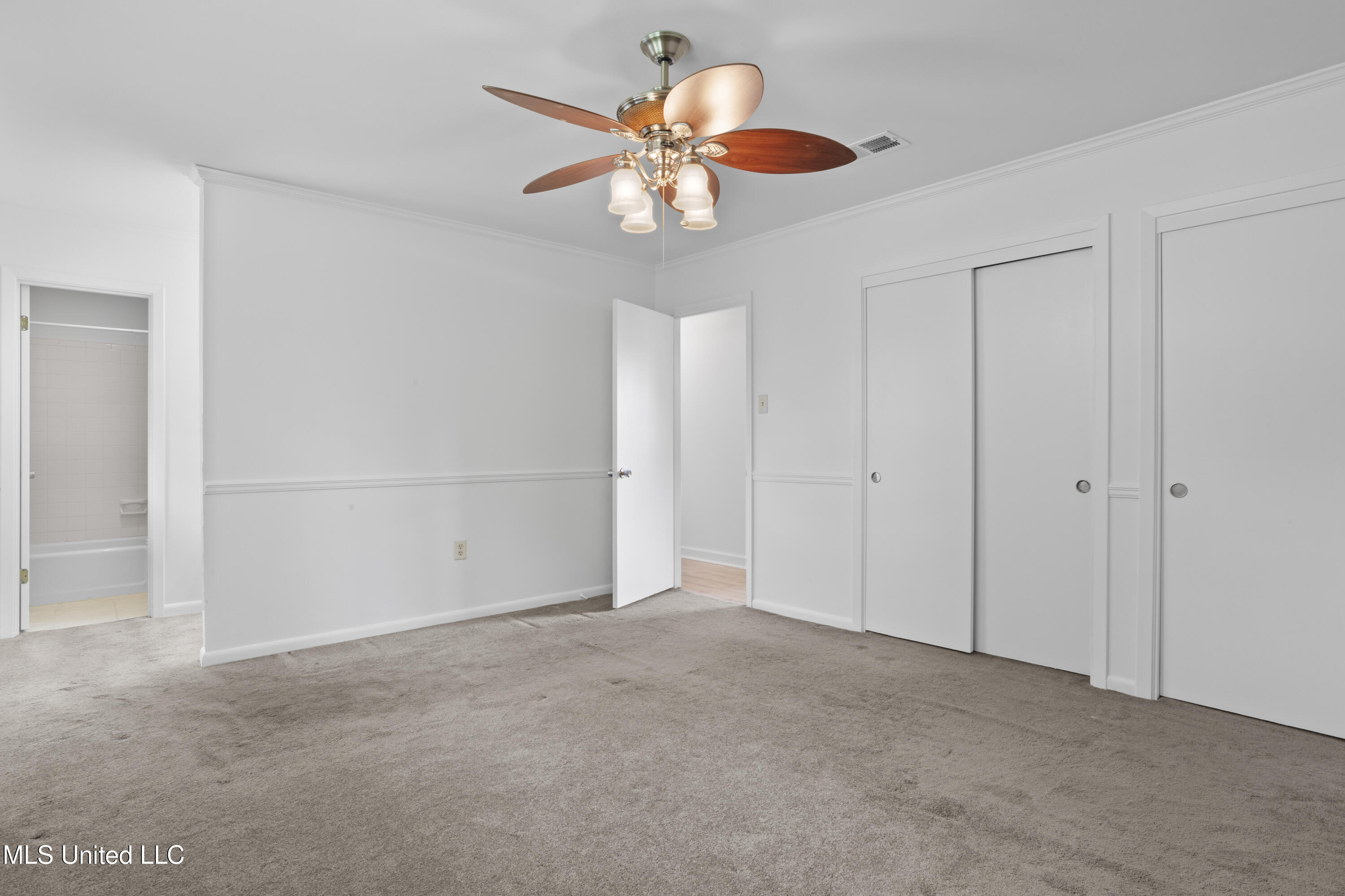 2 Lexington Place Property Photo 22