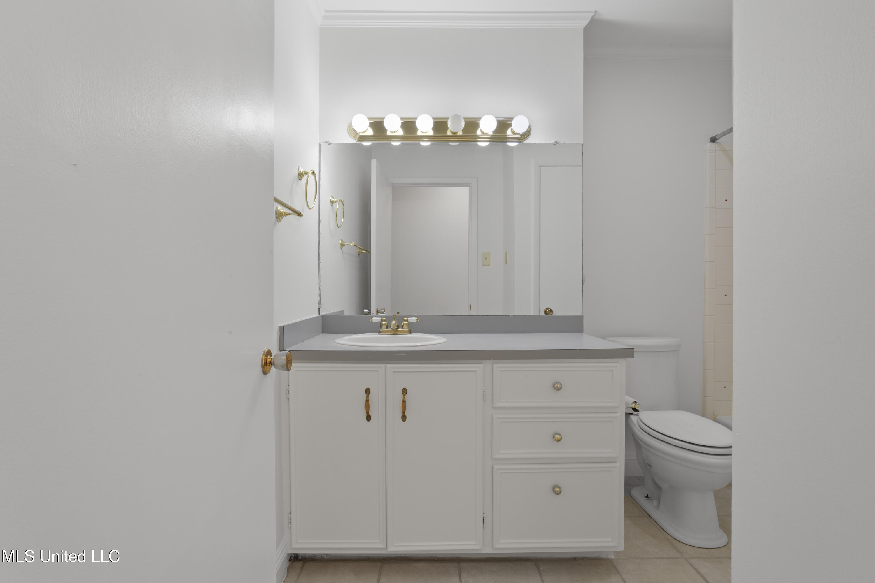 2 Lexington Place Property Photo 26