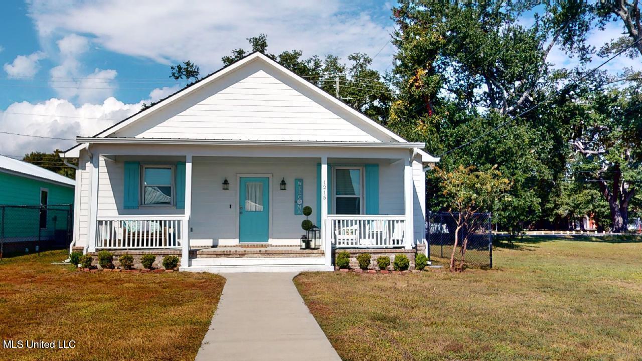 1215 Ocean View Drive Property Photo 1