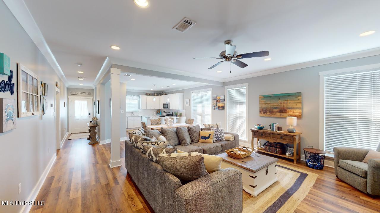 1215 Ocean View Drive Property Photo 3