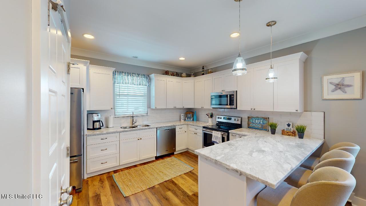 1215 Ocean View Drive Property Photo 5