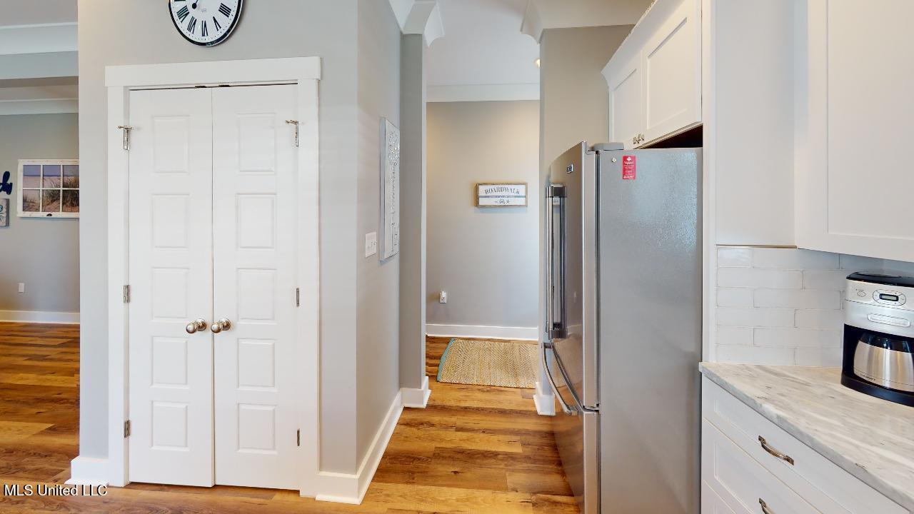 1215 Ocean View Drive Property Photo 6