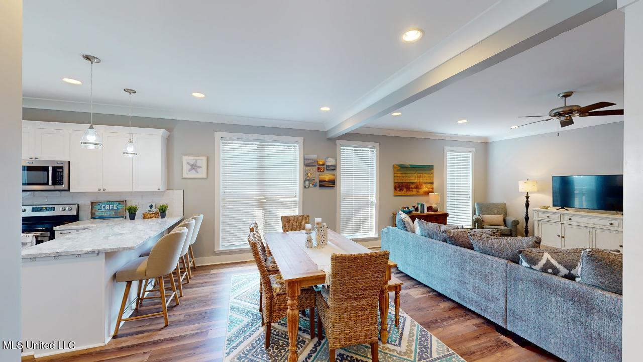 1215 Ocean View Drive Property Photo 7