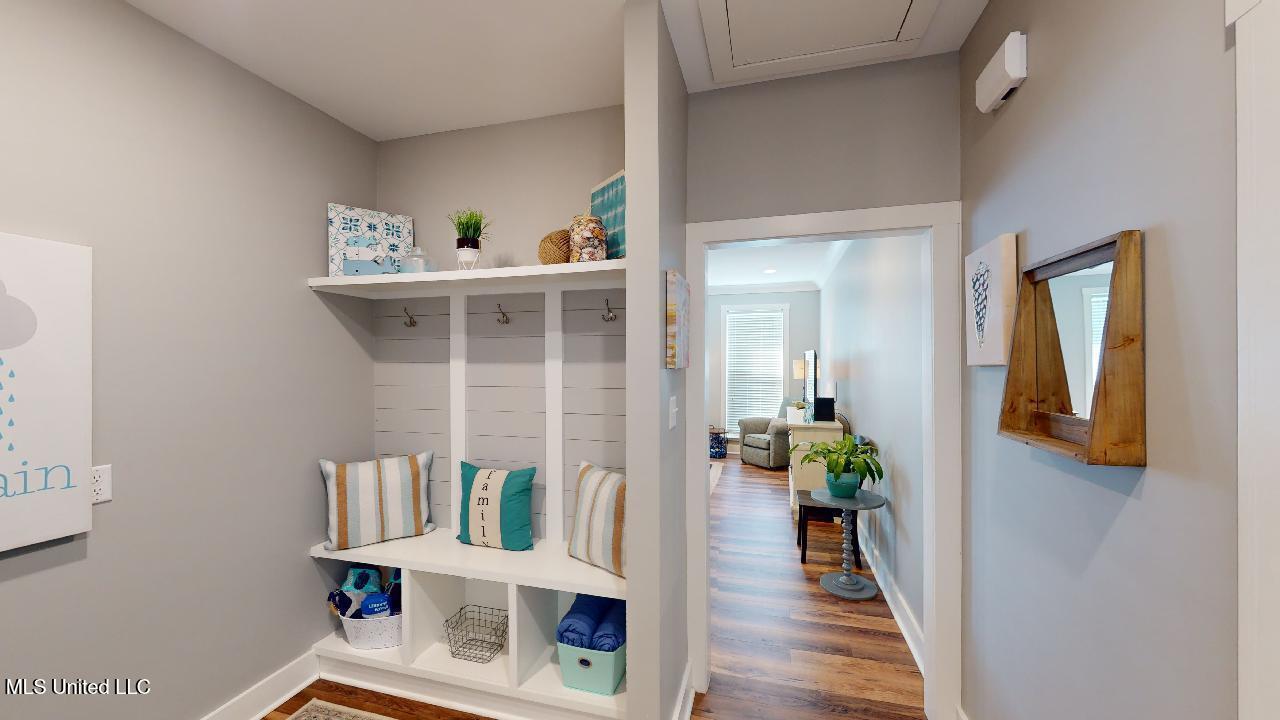 1215 Ocean View Drive Property Photo 9