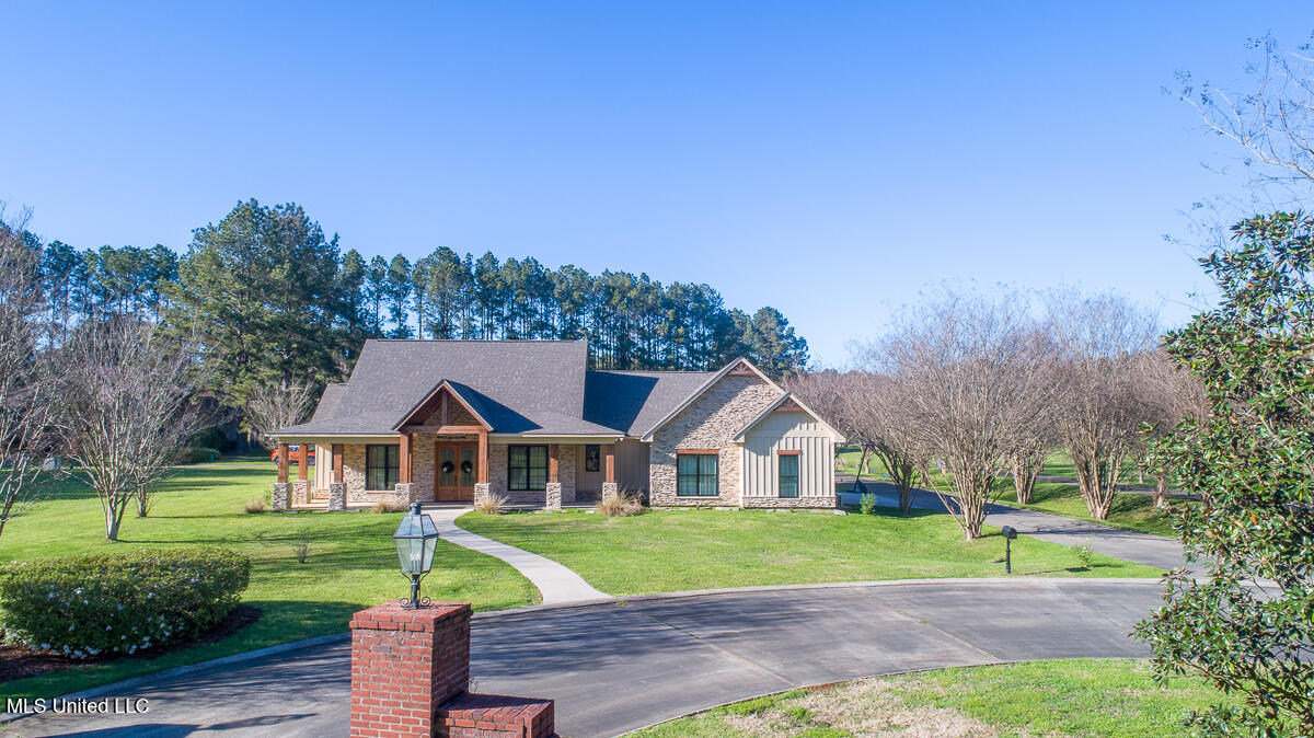 29 Club Drive Property Photo 1