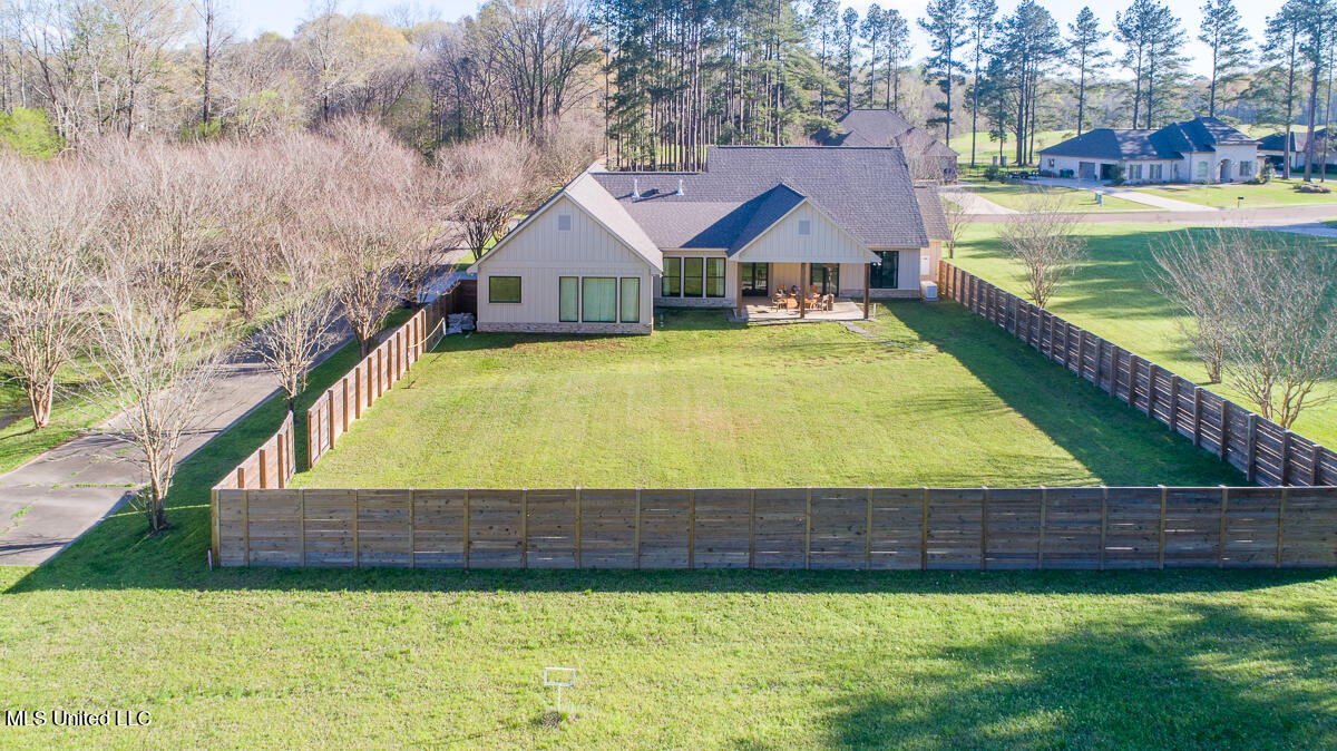 29 Club Drive Property Photo 9