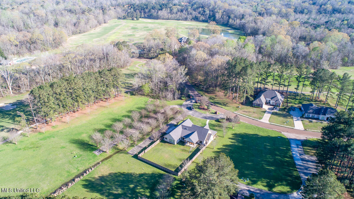 29 Club Drive Property Photo 10