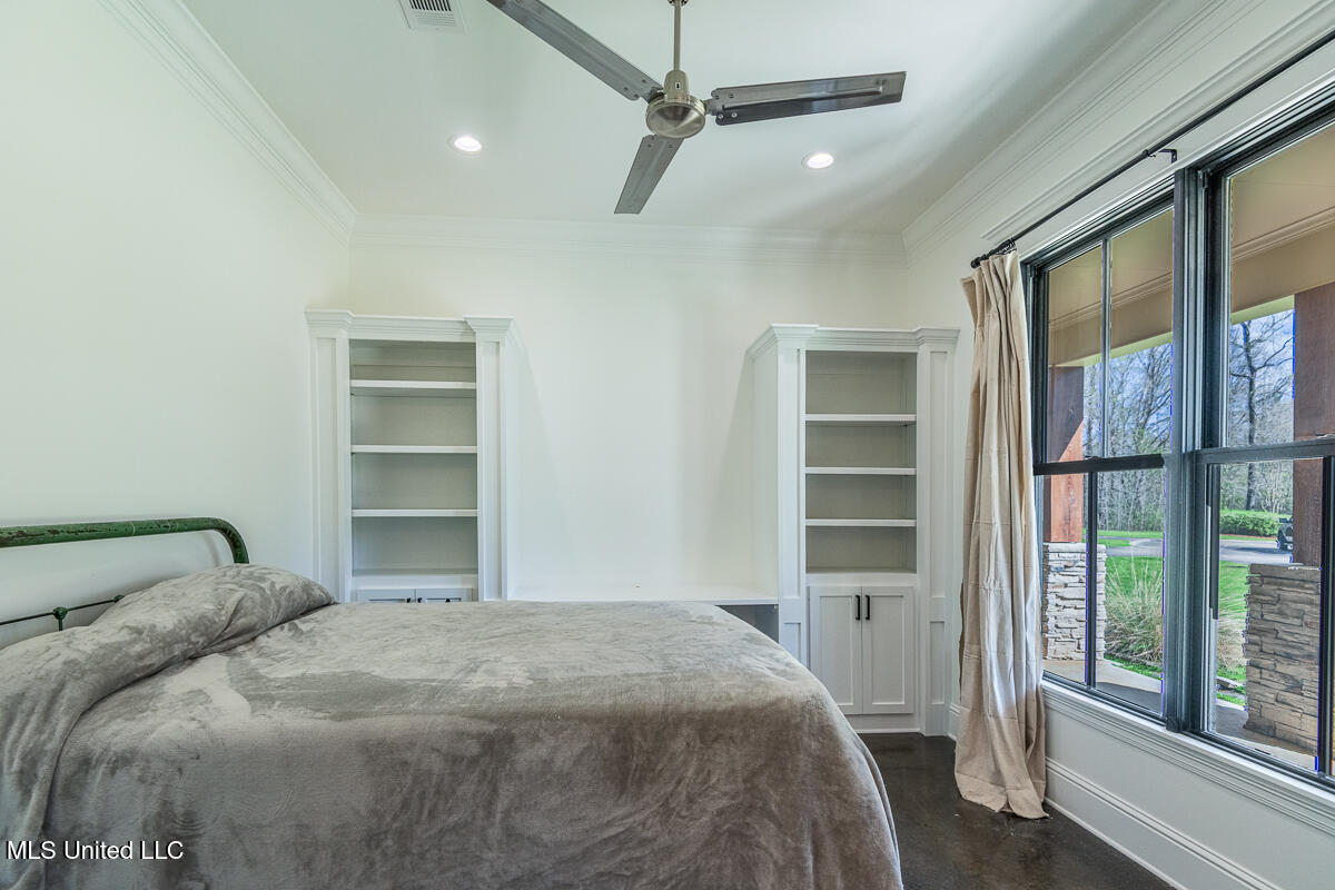 29 Club Drive Property Photo 13