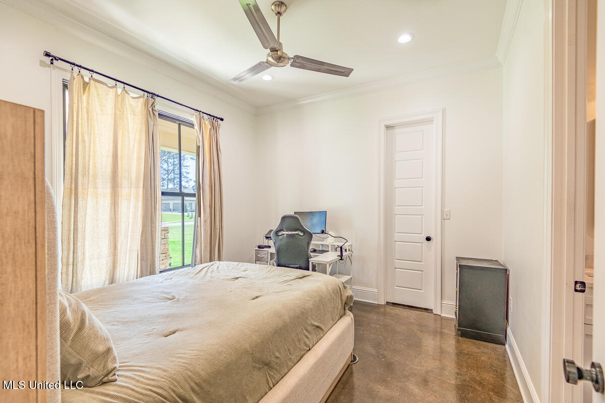 29 Club Drive Property Photo 15