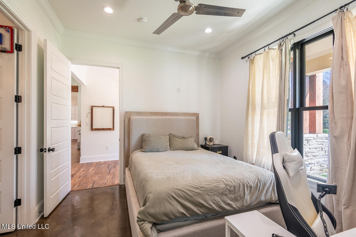 29 Club Drive Property Photo 16