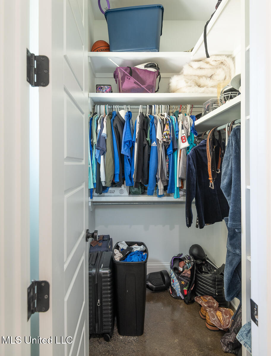 29 Club Drive Property Photo 17