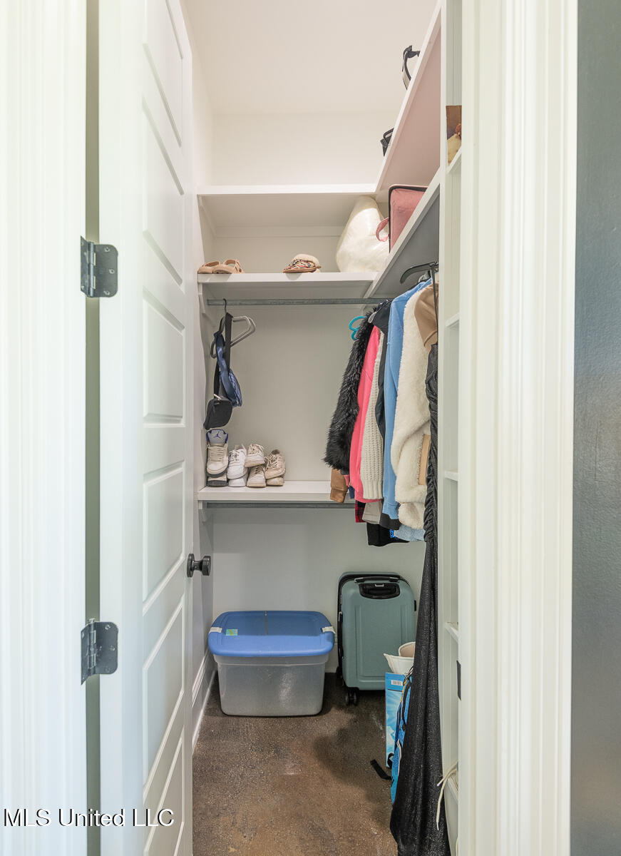 29 Club Drive Property Photo 26