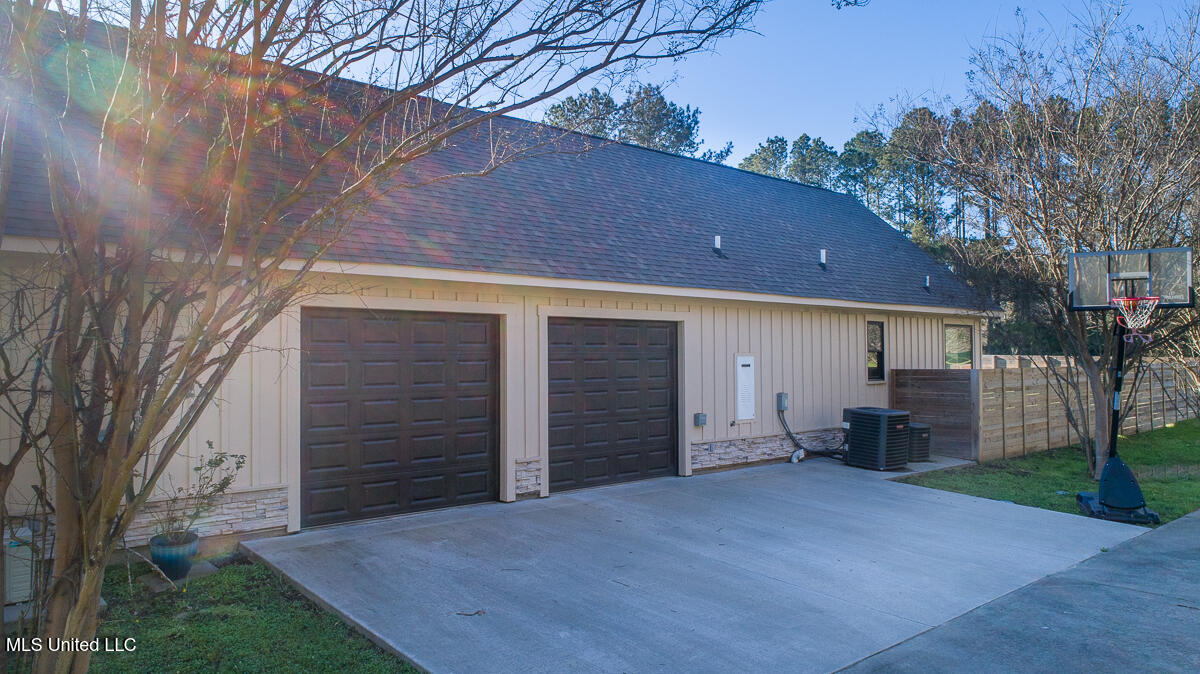 29 Club Drive Property Photo 68