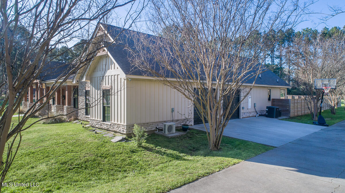 29 Club Drive Property Photo 69