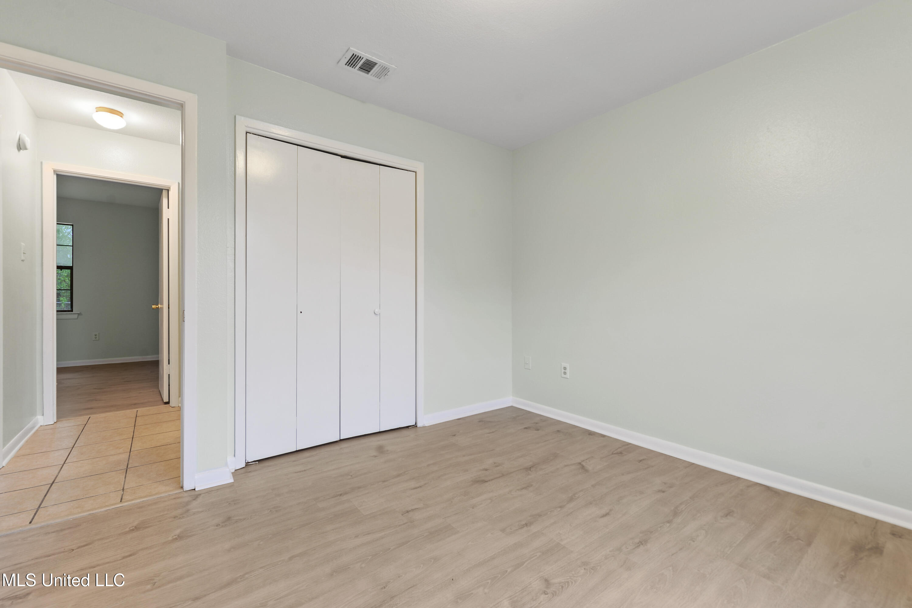 4110 Groveland Road Property Photo 15