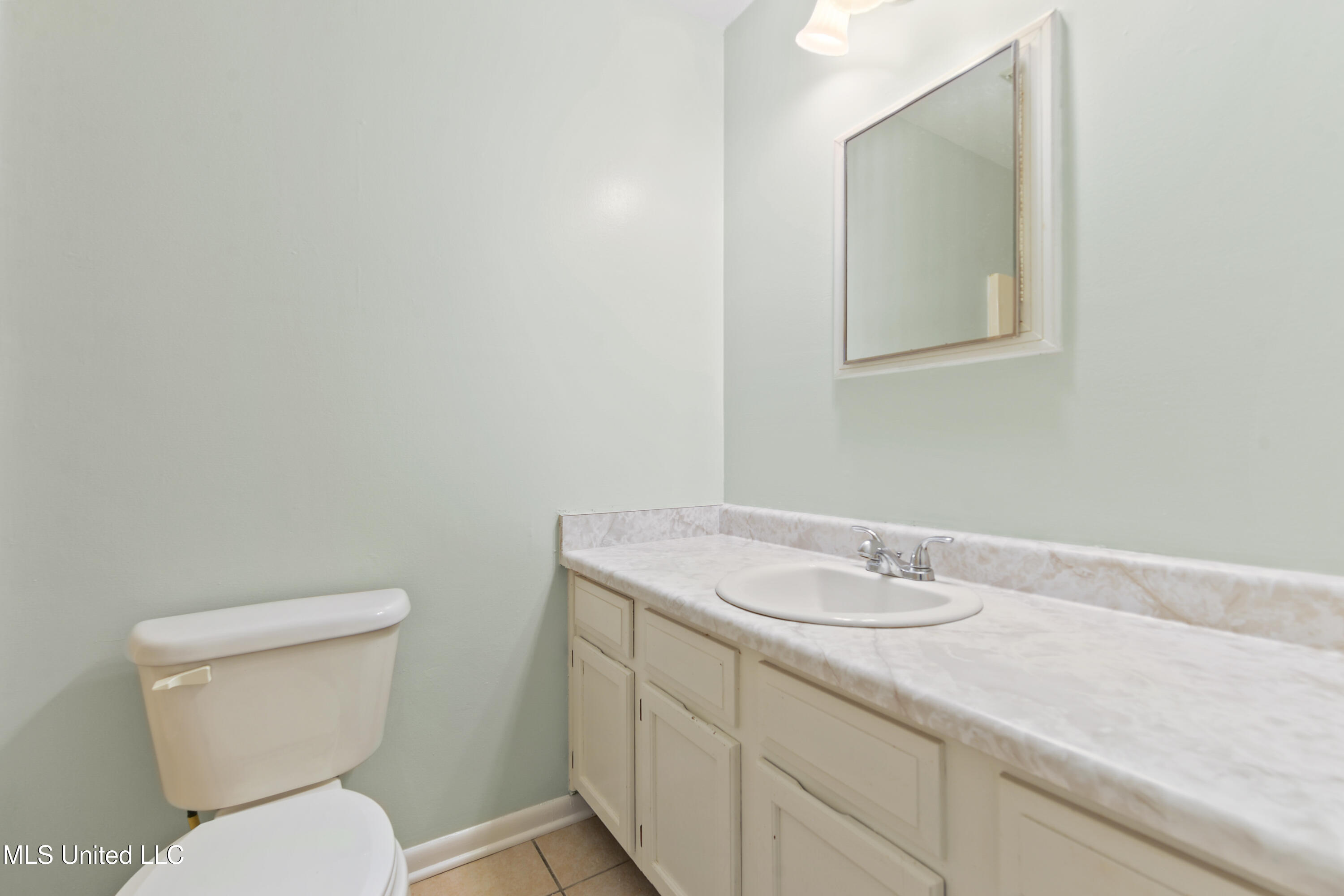 4110 Groveland Road Property Photo 16