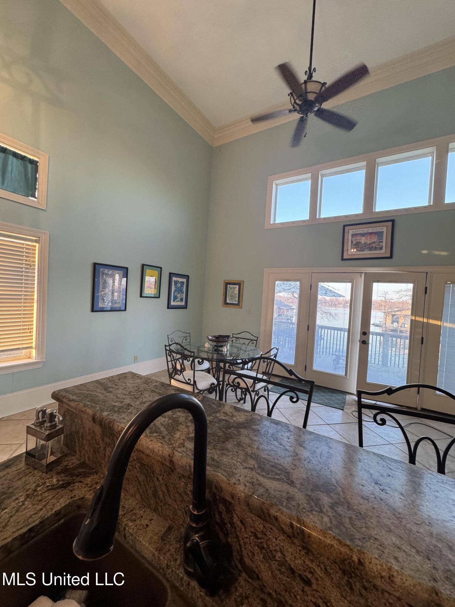 966 Hwy 569 Property Photo 4