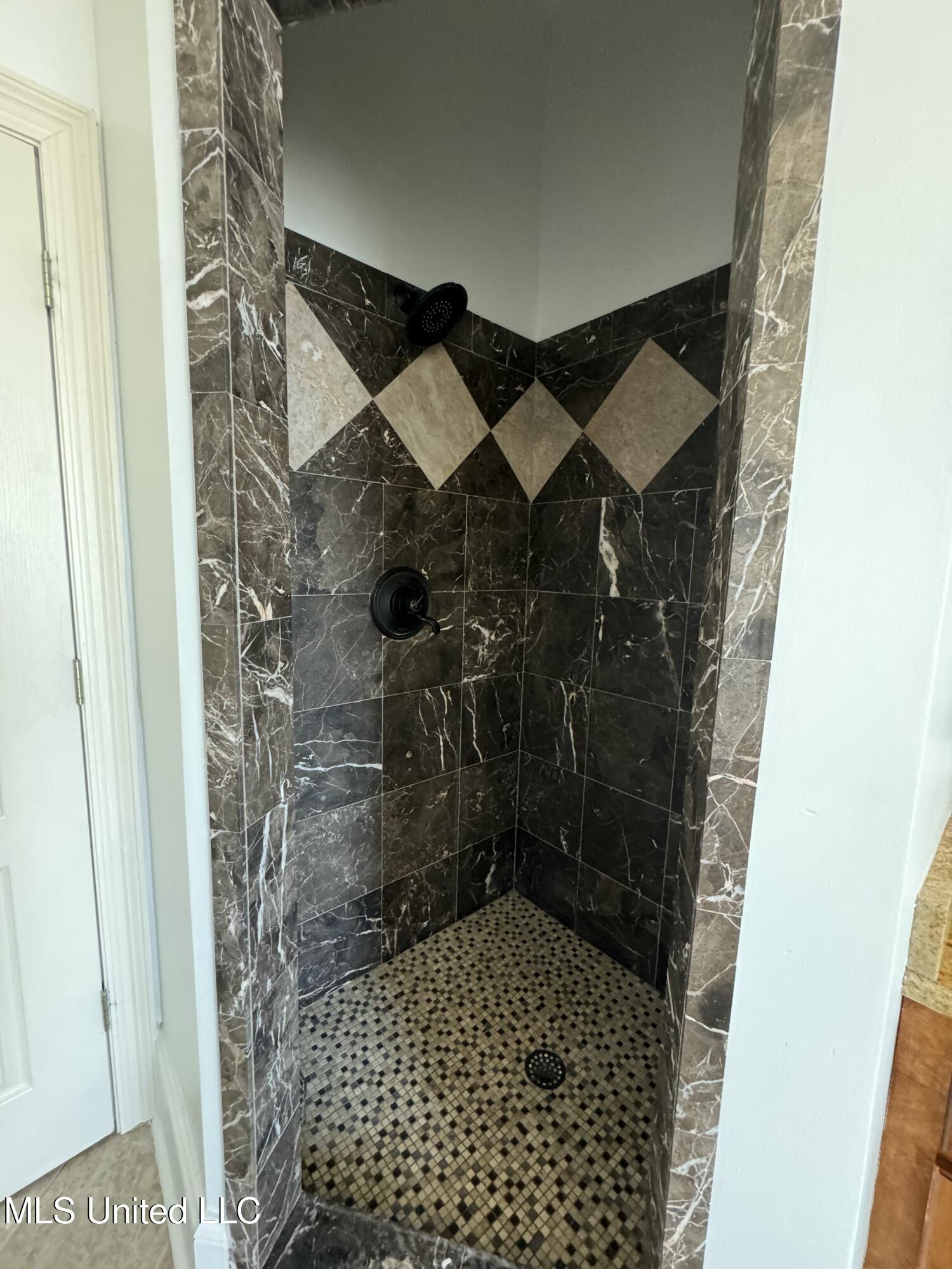 966 Hwy 569 Property Photo 10