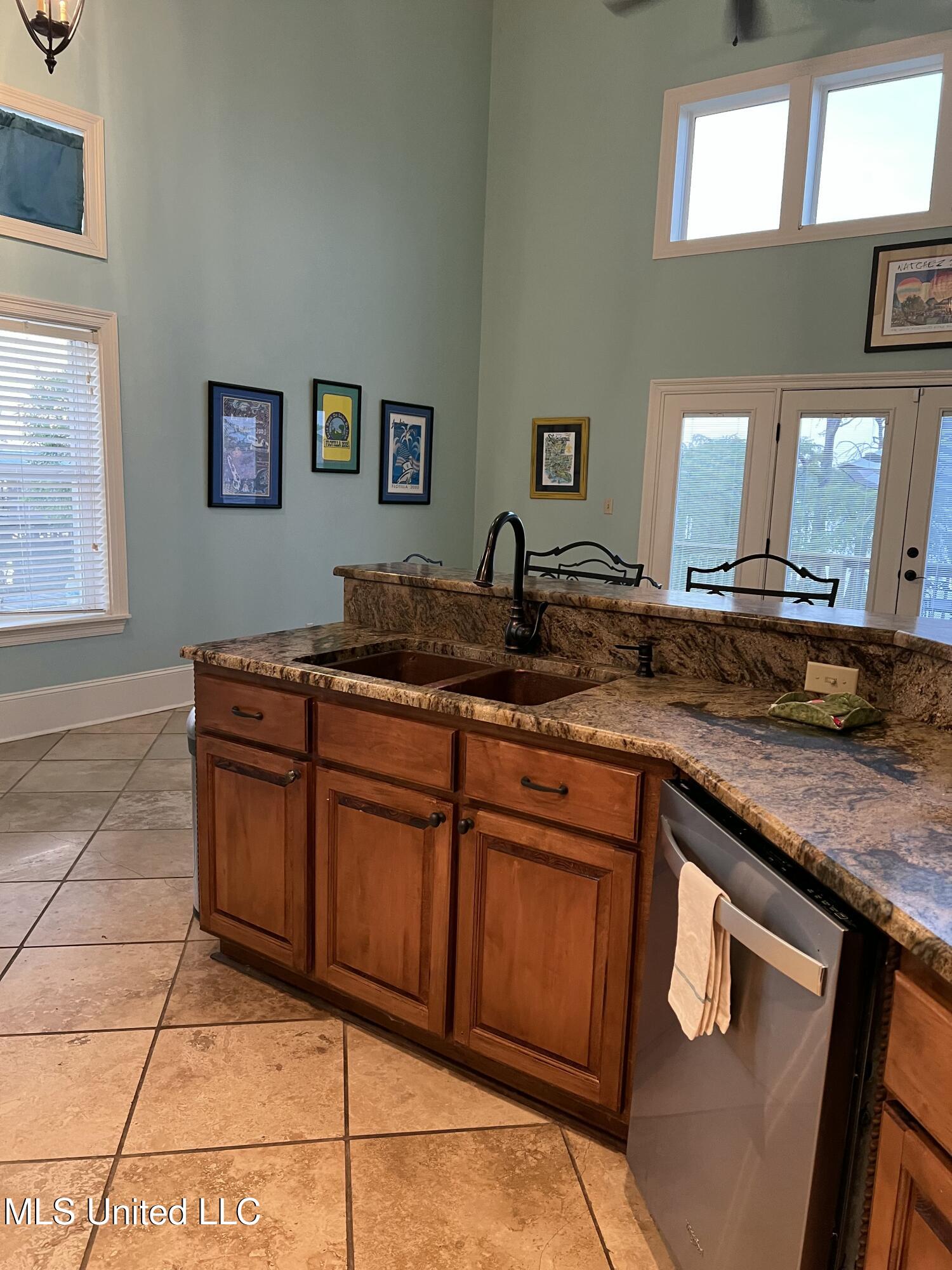 966 Hwy 569 Property Photo 13