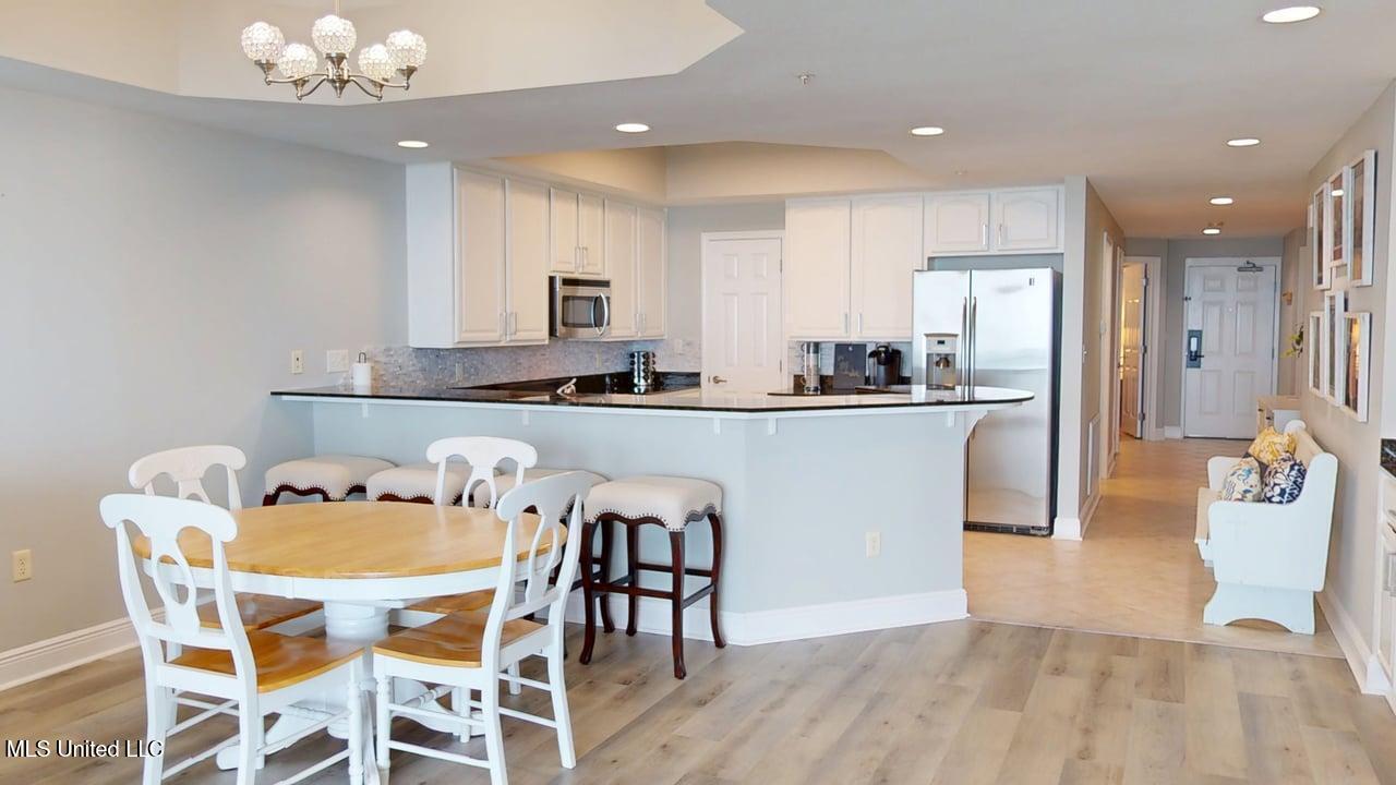 2668 Beach Boulevard Property Photo 4