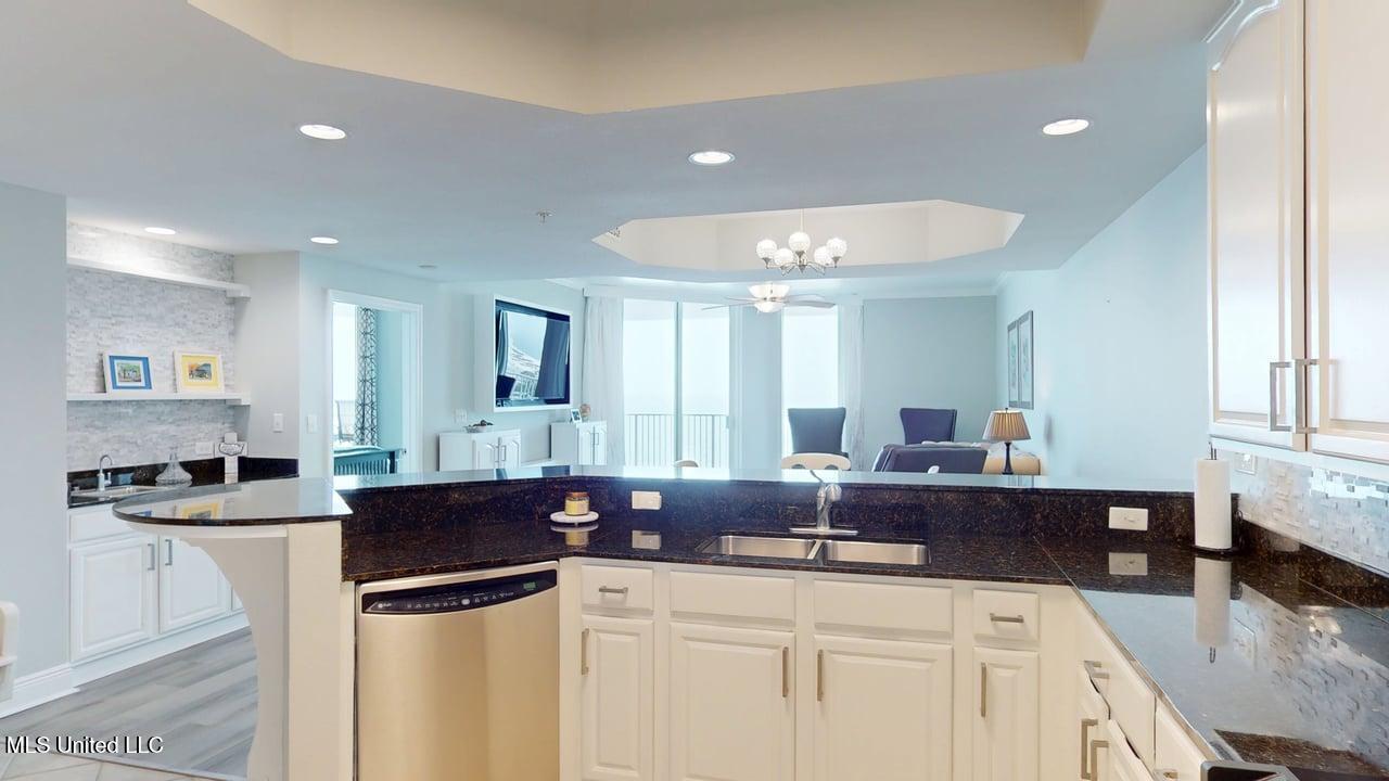 2668 Beach Boulevard Property Photo 5