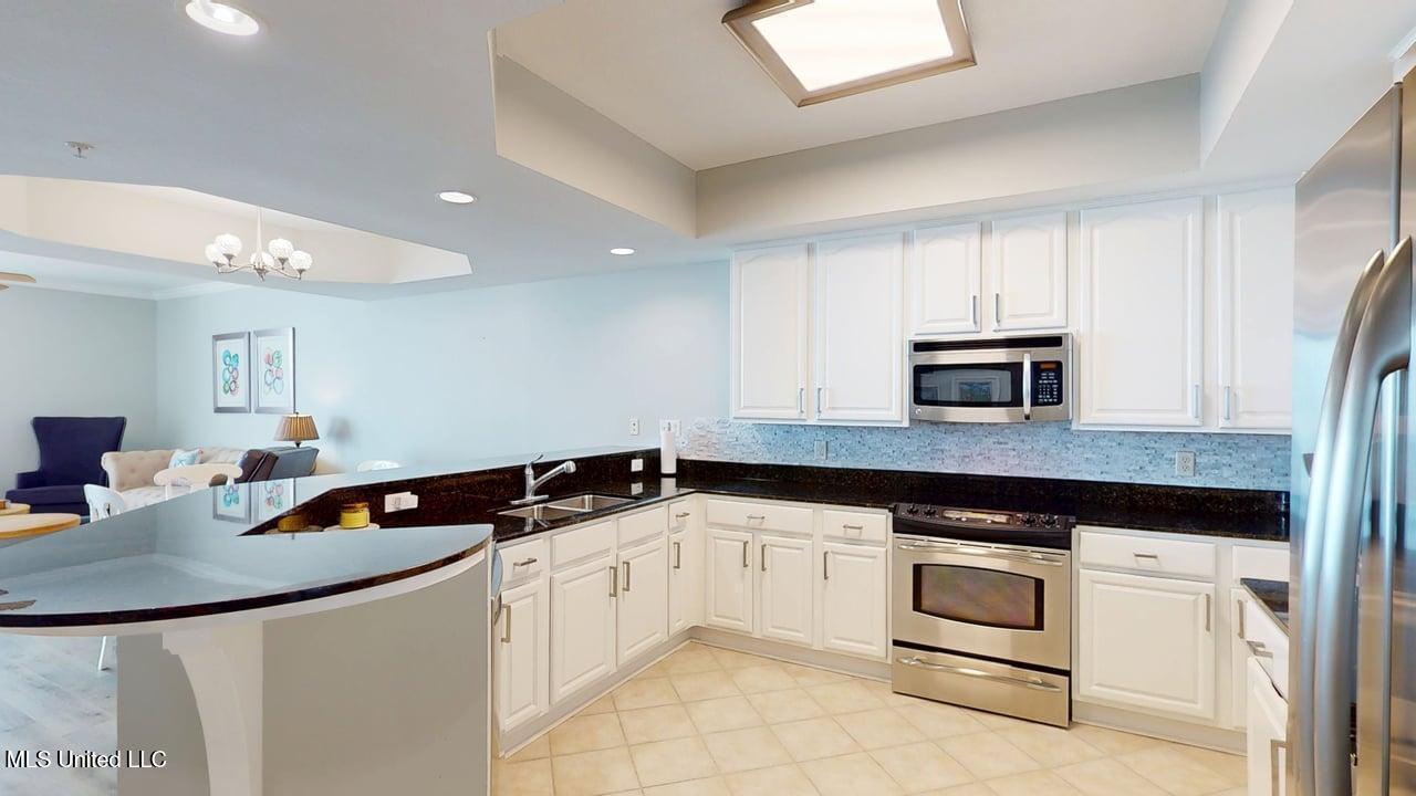 2668 Beach Boulevard Property Photo 6