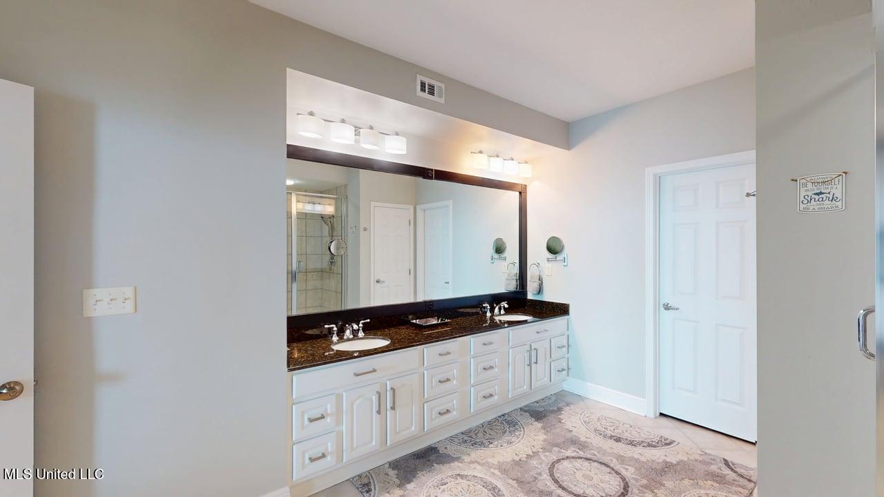 2668 Beach Boulevard Property Photo 13