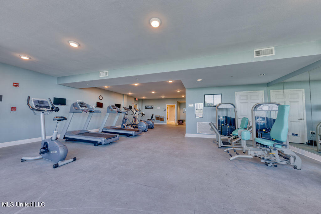 2668 Beach Boulevard Property Photo 30