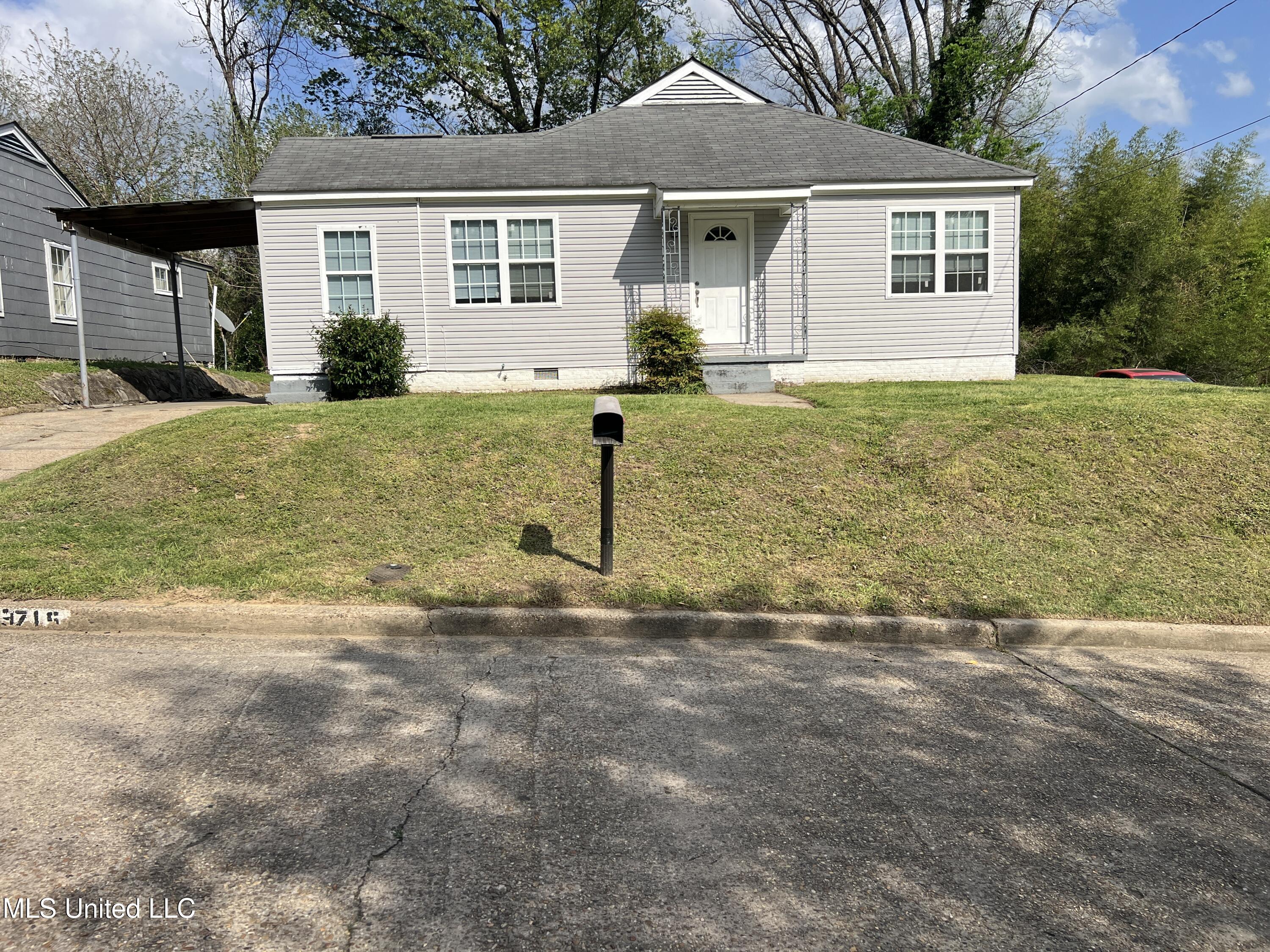 3715 Parkview Street Property Photo 1