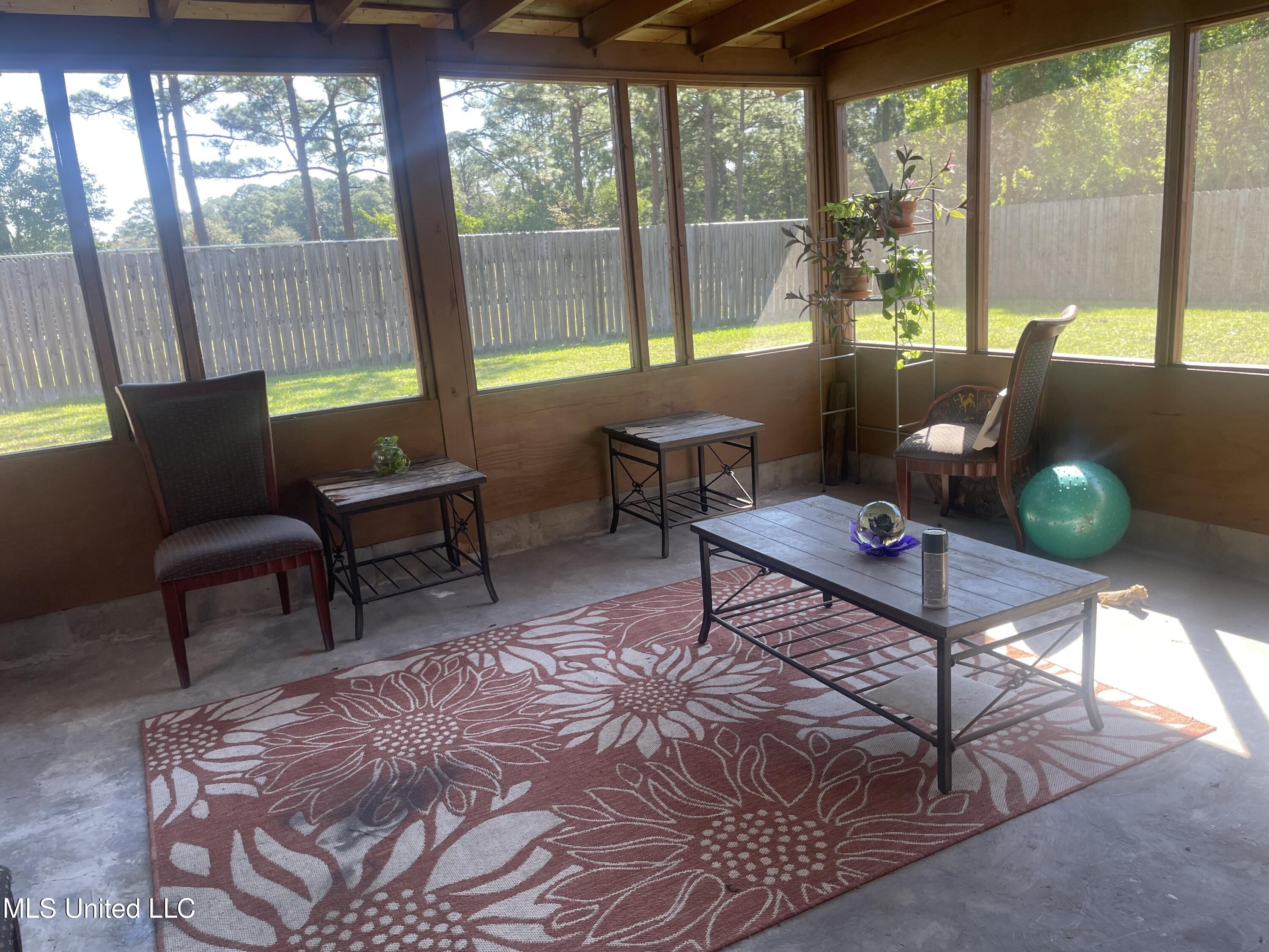 2518 San Lorenzo Property Photo 1