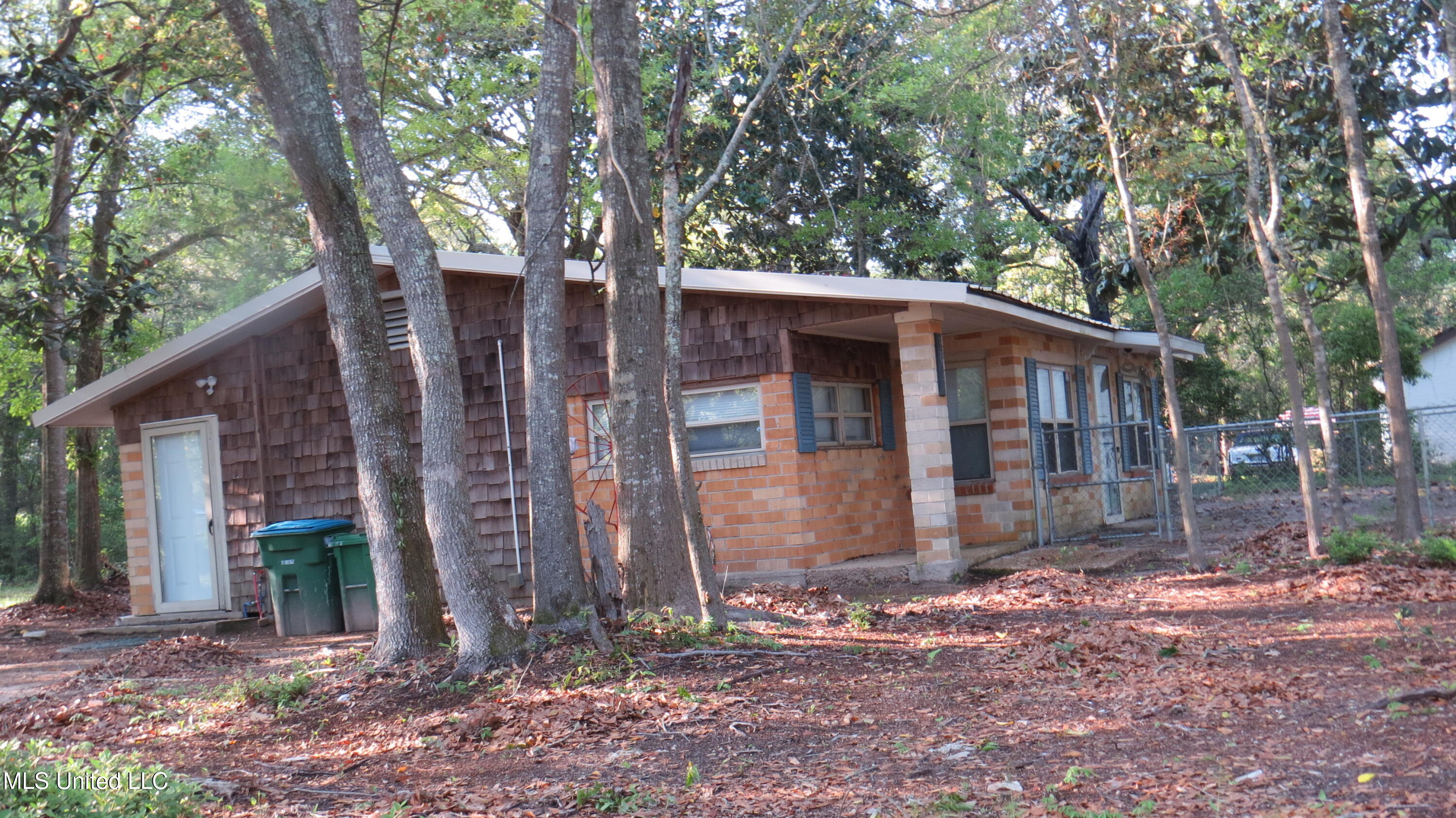 3009 Oak Street Property Photo 3