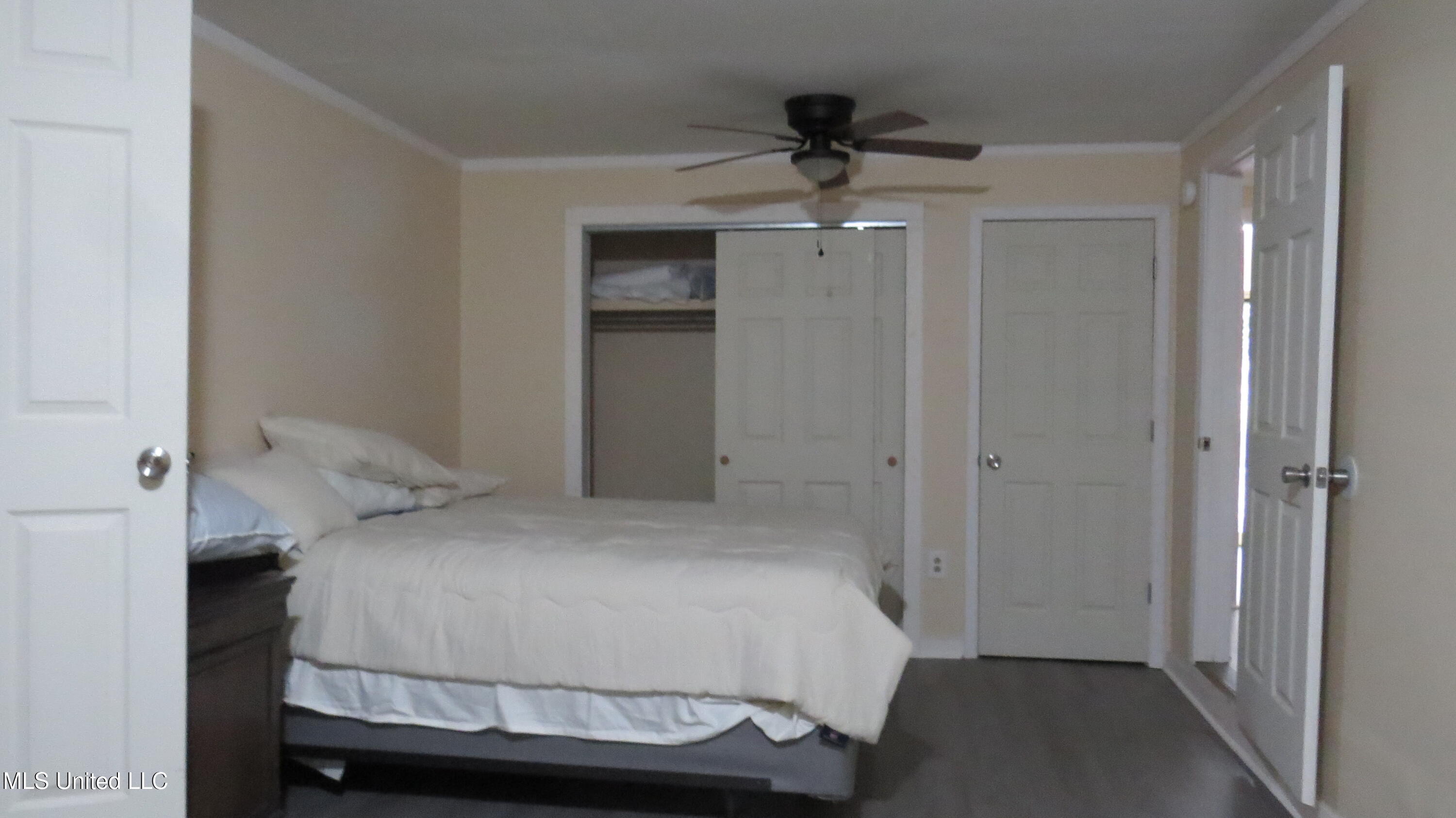 3009 Oak Street Property Photo 7