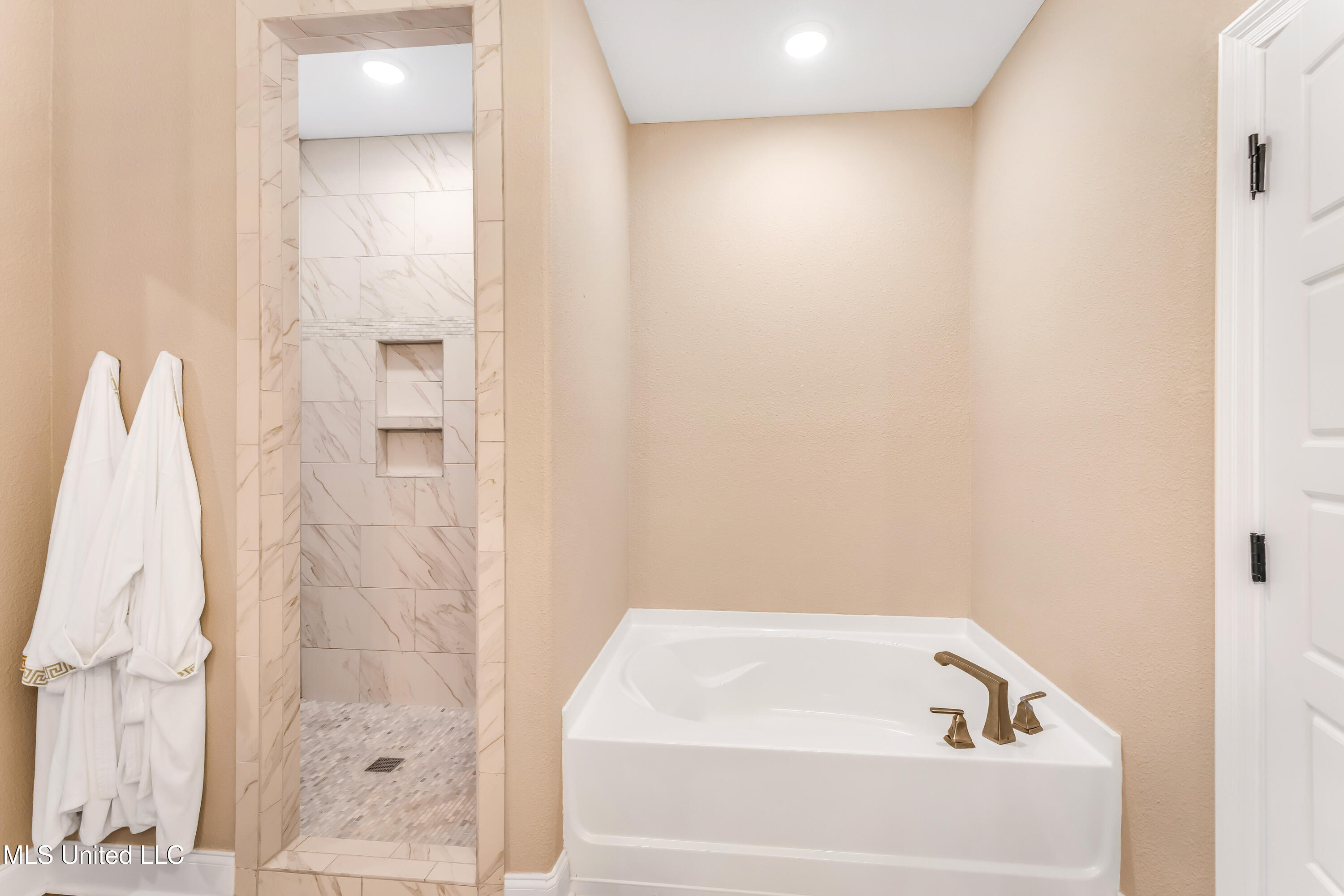 127 Grande View Drive Property Photo 9