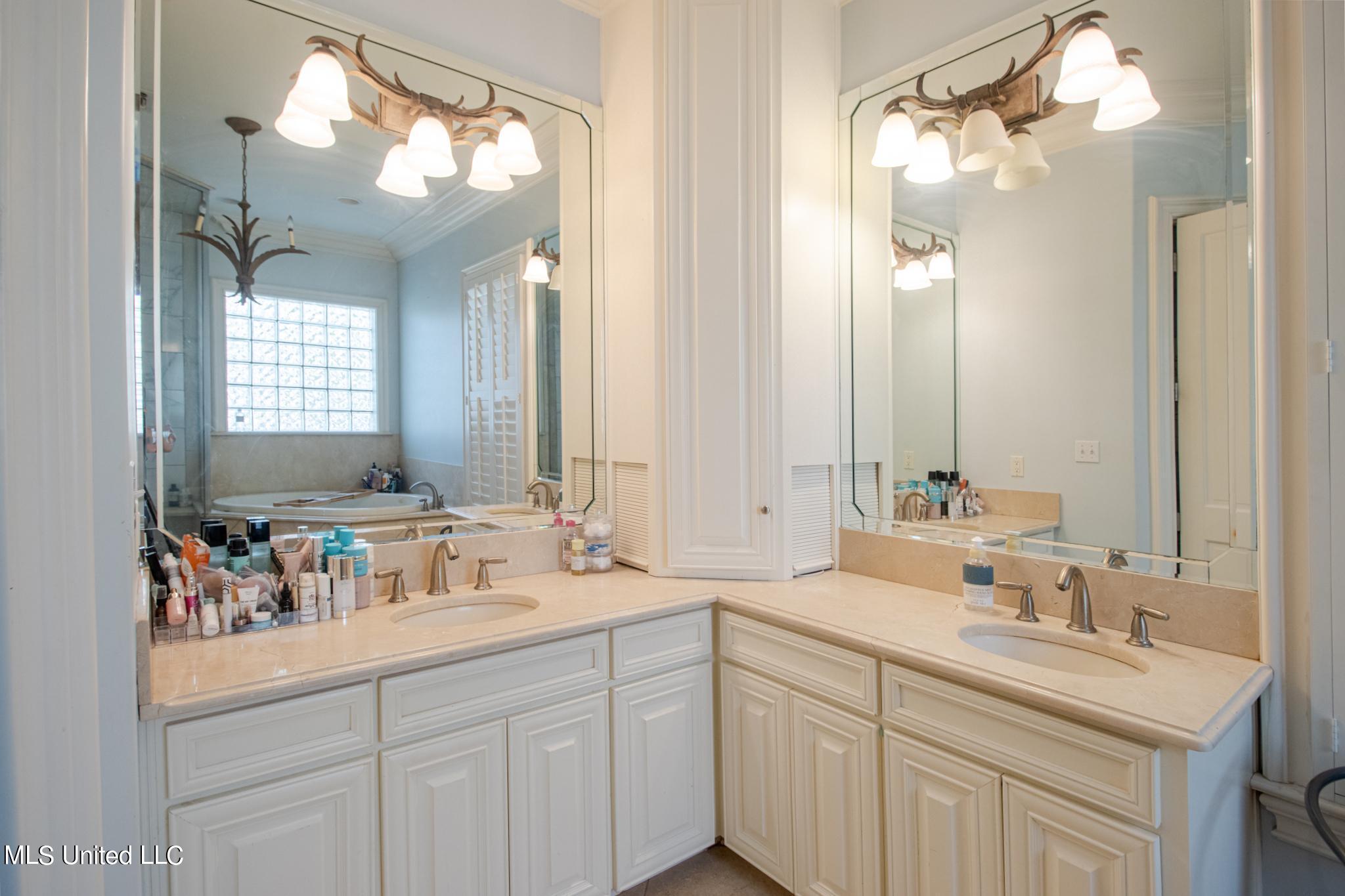 23171 Stablewood Circle Property Photo 14