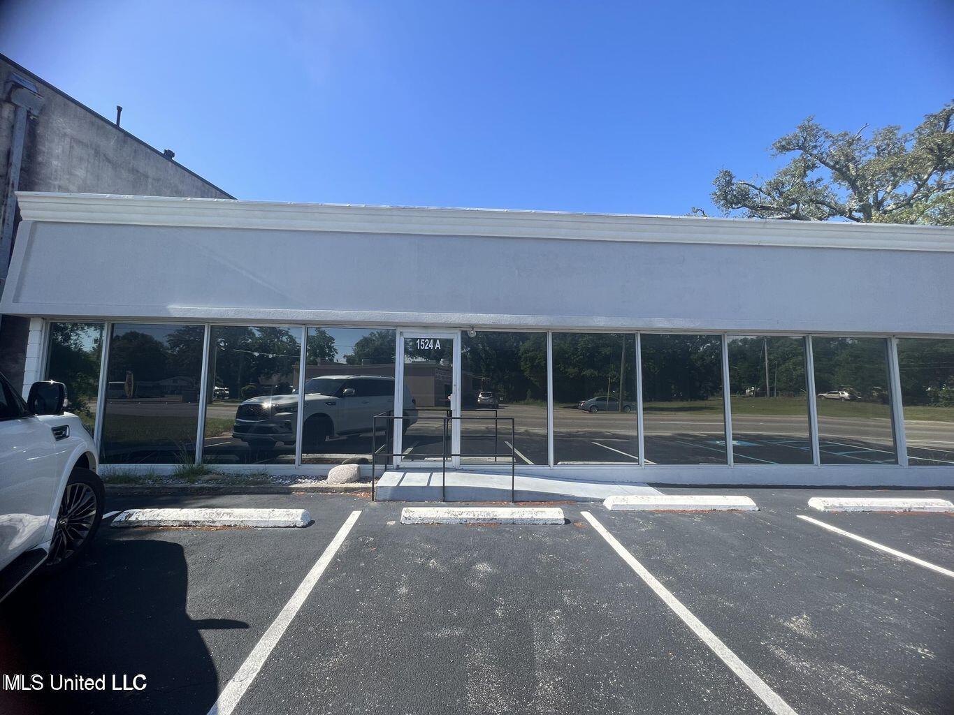 1524 Pass Road Property Photo 3