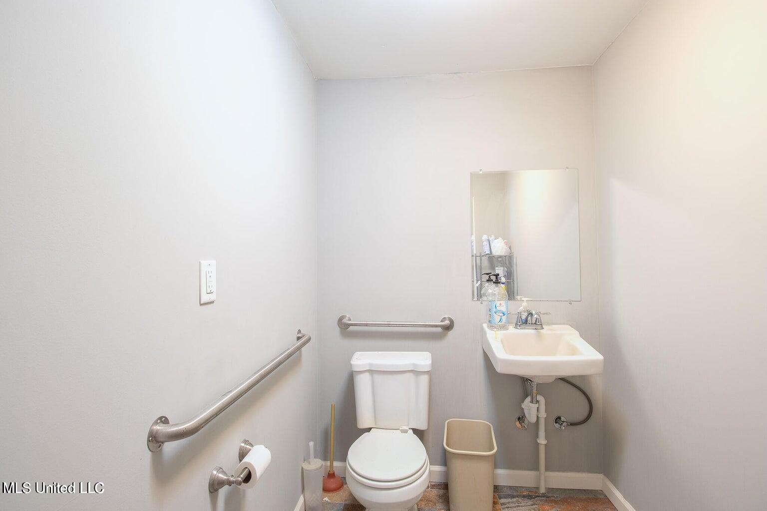1524 Pass Road Property Photo 32