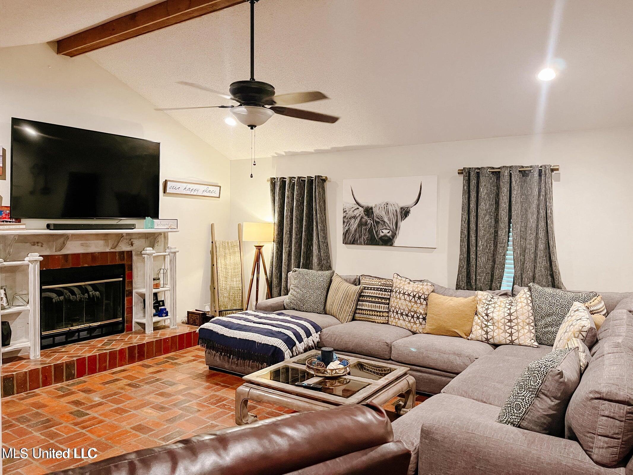 8178 Hwy 198 Property Photo 4