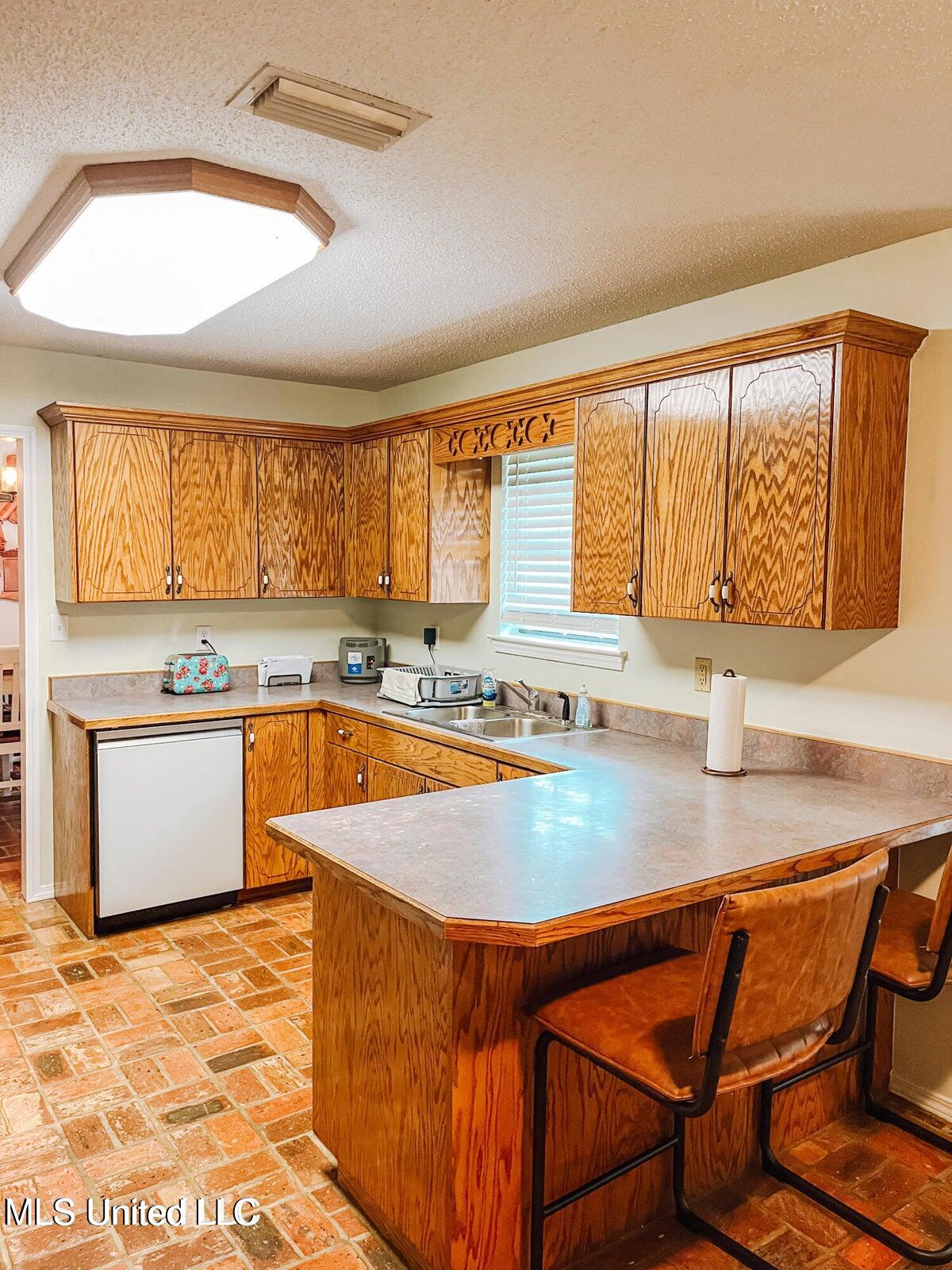 8178 Hwy 198 Property Photo 6